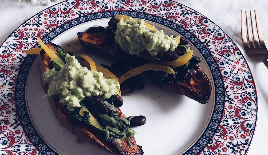 mexikanisch gefüllte Süßkartoffeln