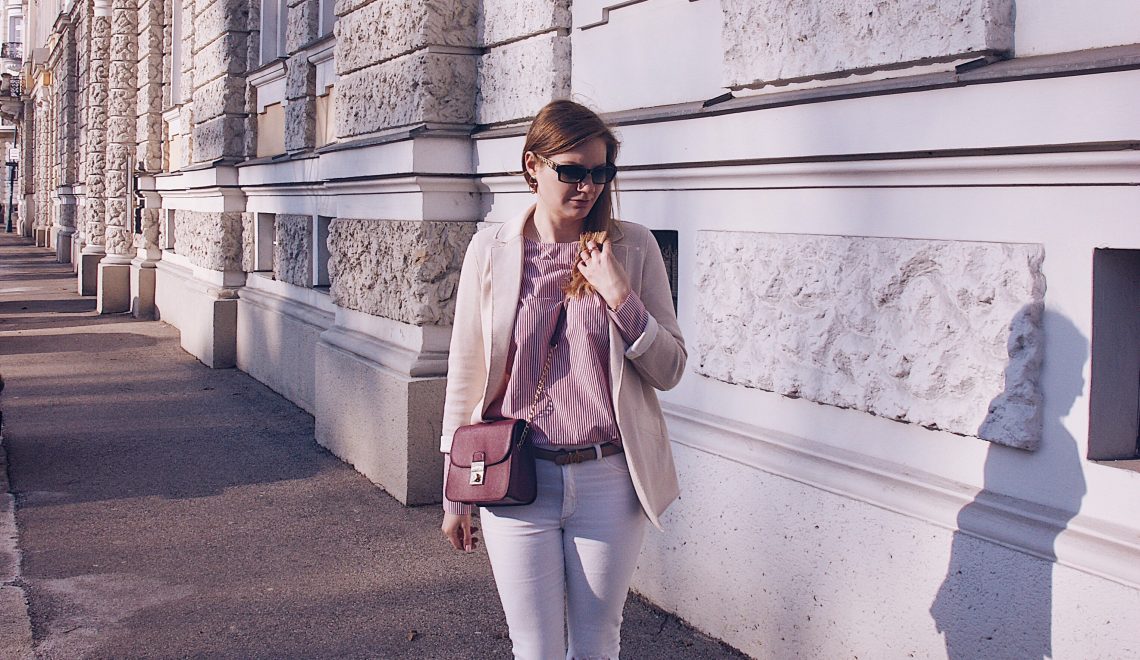 Outfitpost, Frühlingslook Blazer, Bluse, Jeans