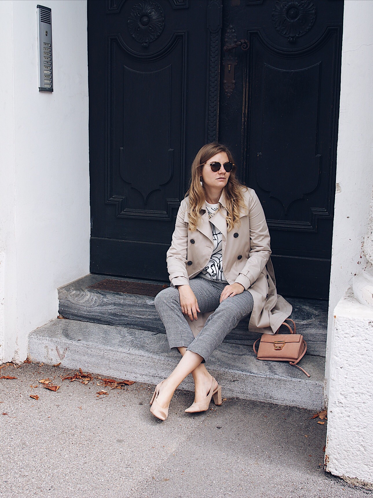 Trenchcoat Outfit im Herbst