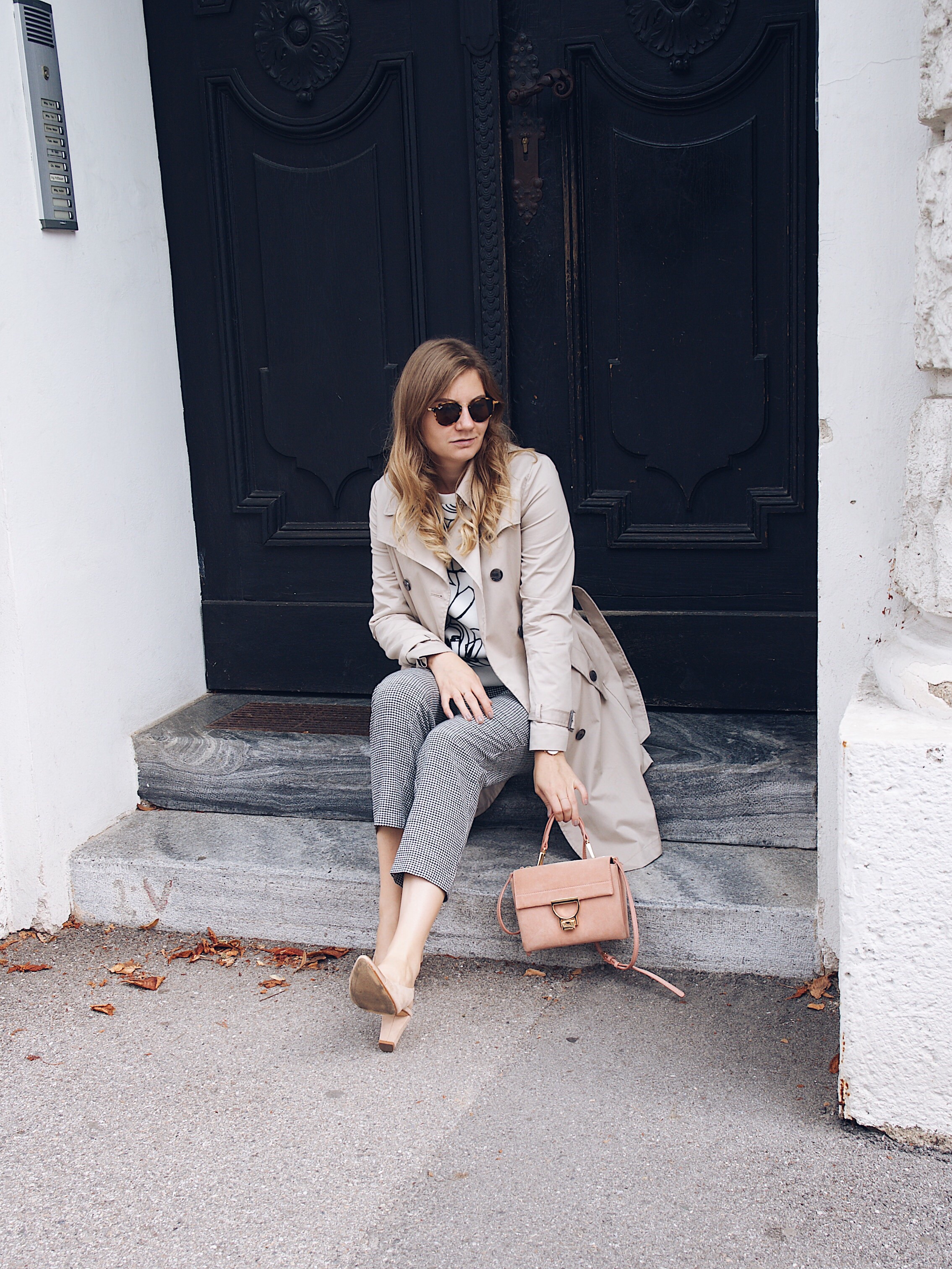 Trenchcoat Outfit im Herbst