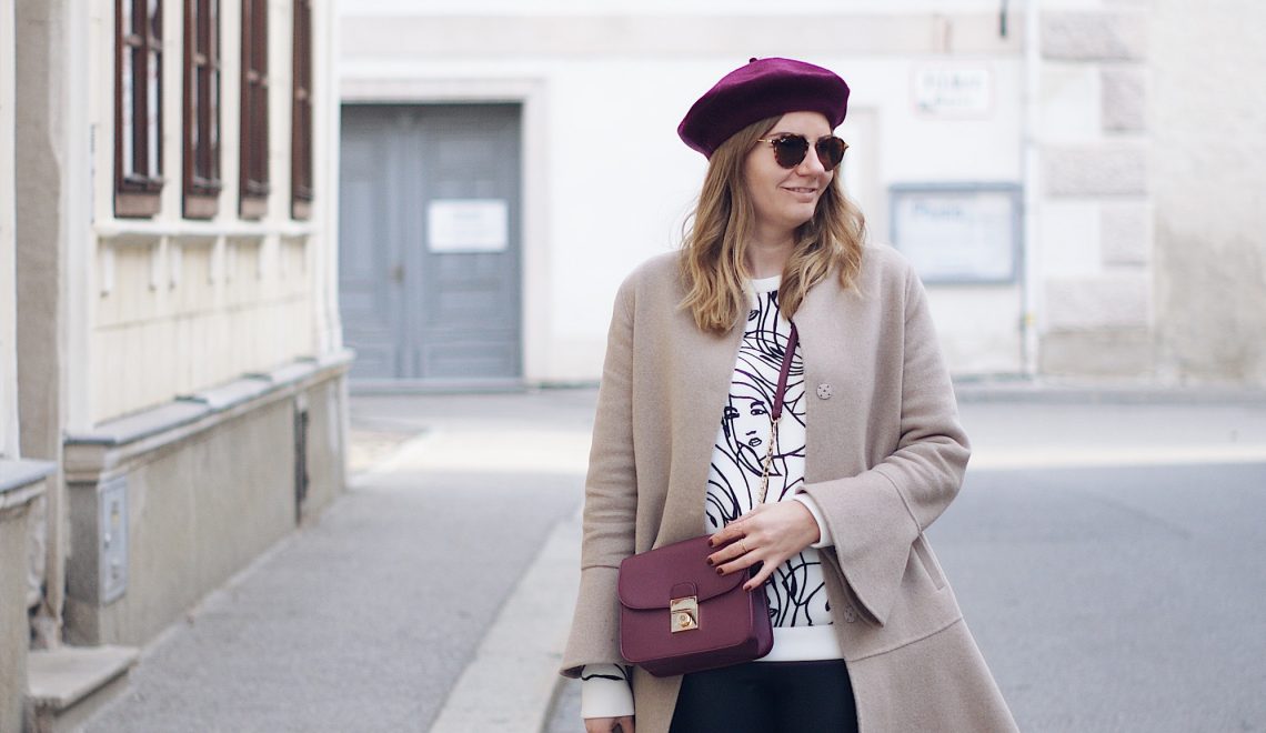Herbst Streetstyle Outfit mit Mantel und Baskenmütze