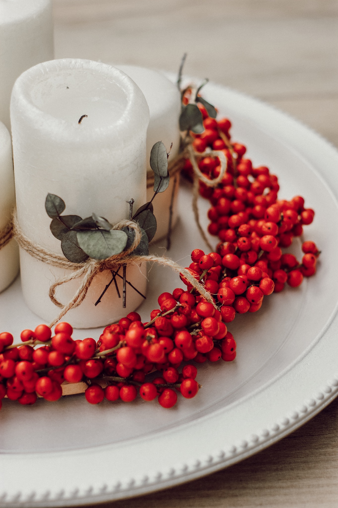 Adventskranz aus Illex und Eucalyptus 