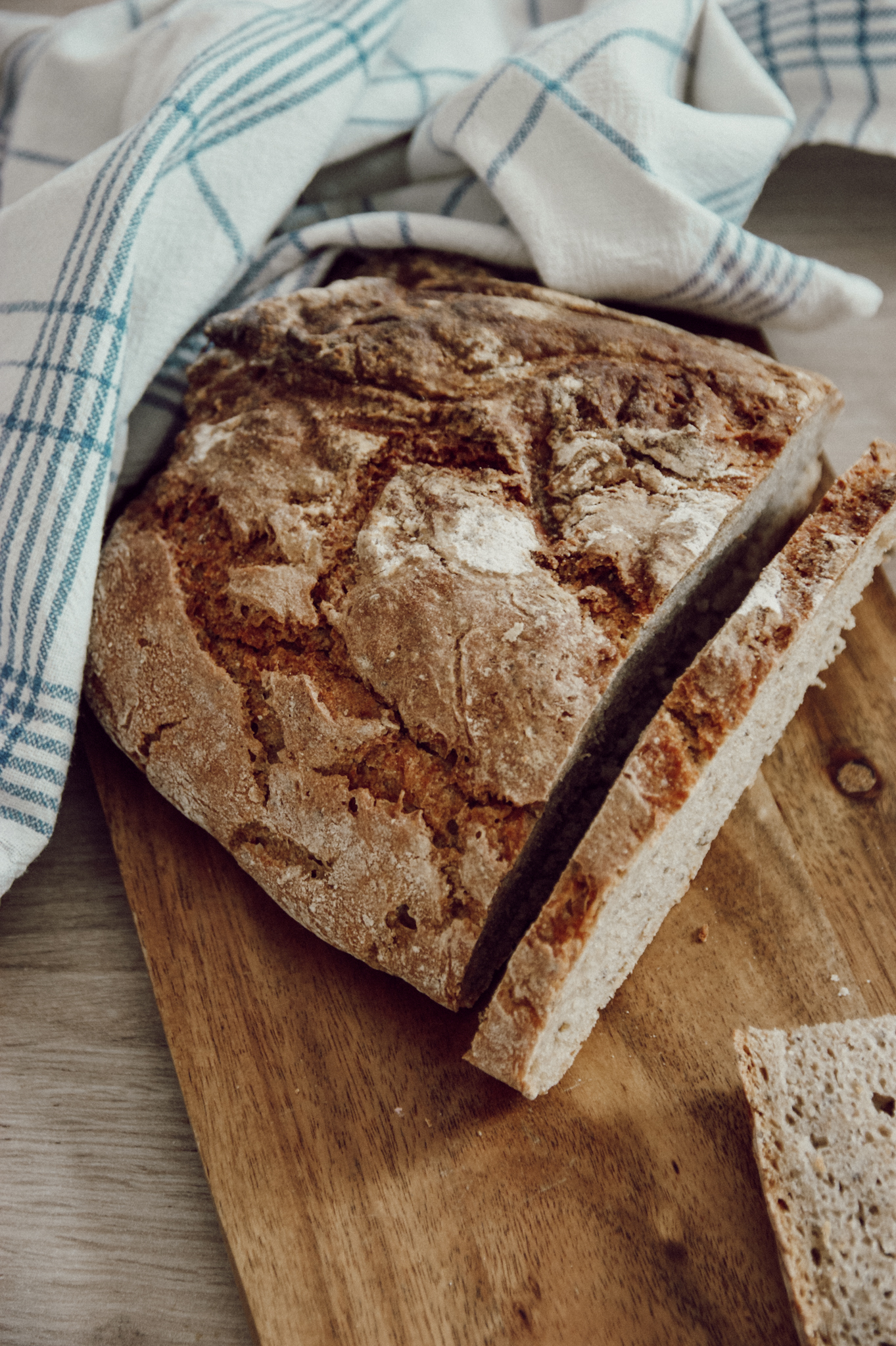 Roggenbrot backen, Brot backen