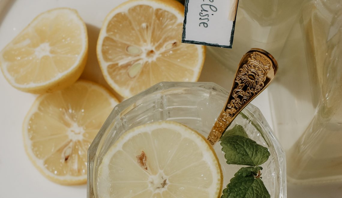 Zitronenmelisse Sirup