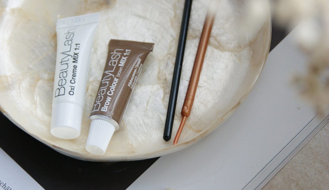 BeautyLash: Augenbrauen und Wimpern färben von zu Hause aus
