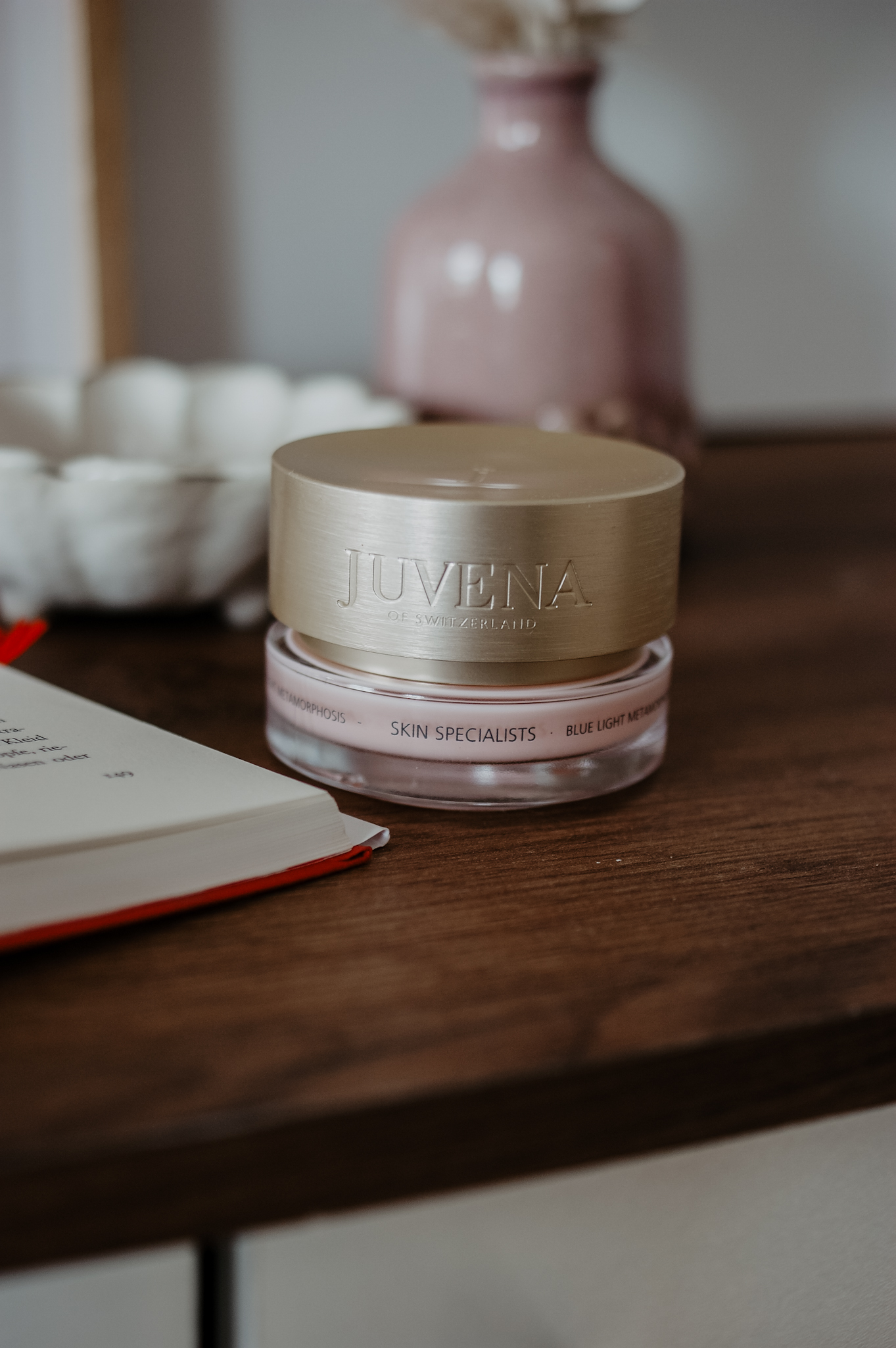 Juvena: Blue Light Metamorphosis Cream und Serum