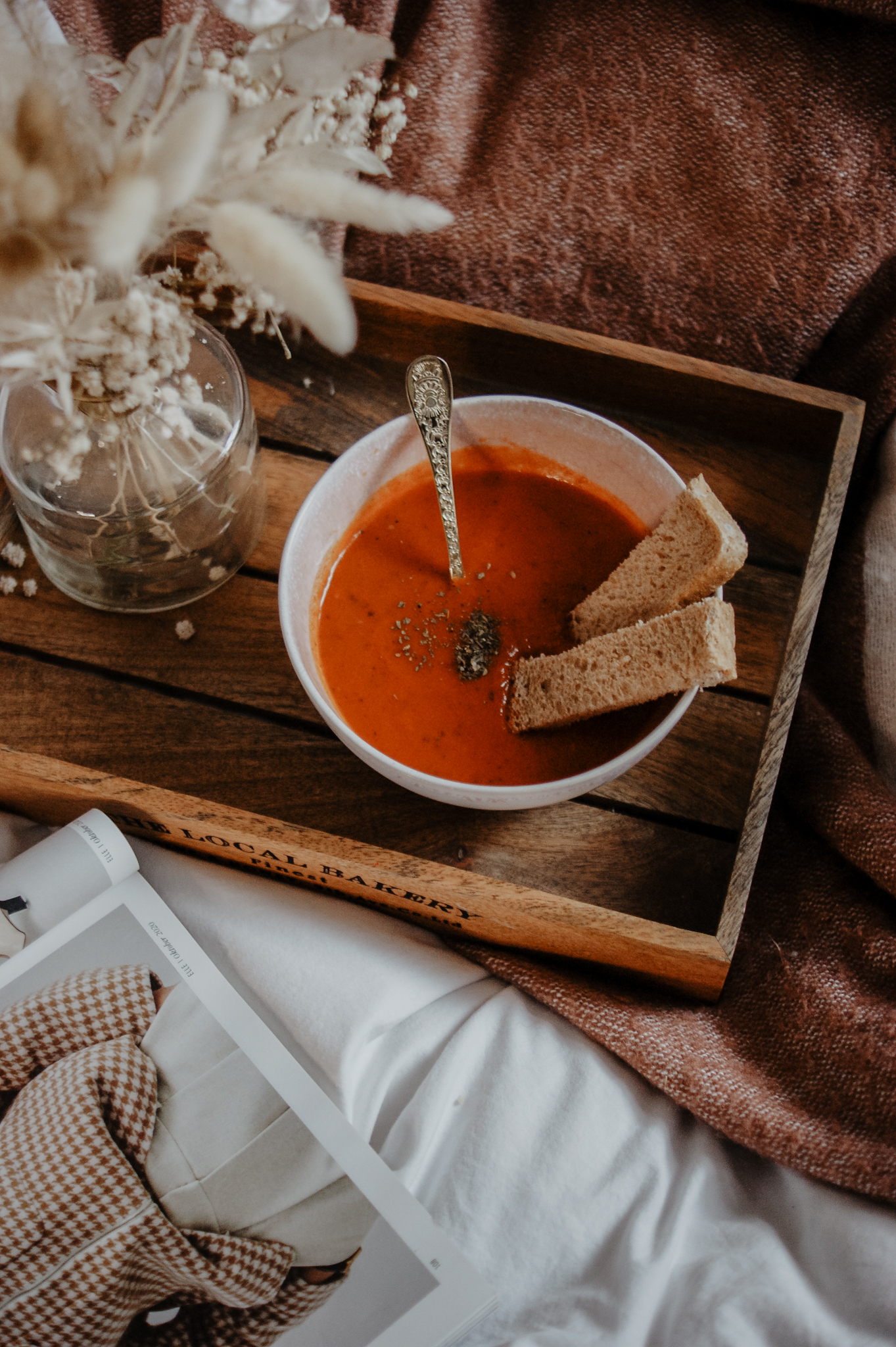 Tomatensuppe mit frischen Tomaten