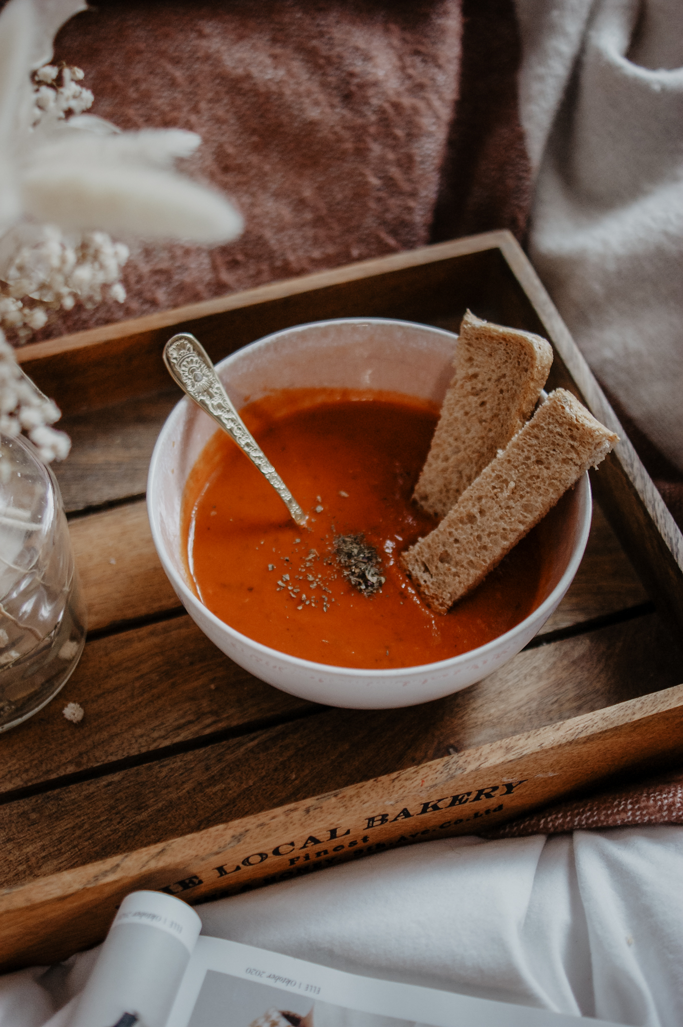 Tomatensuppe mit frischen Tomaten