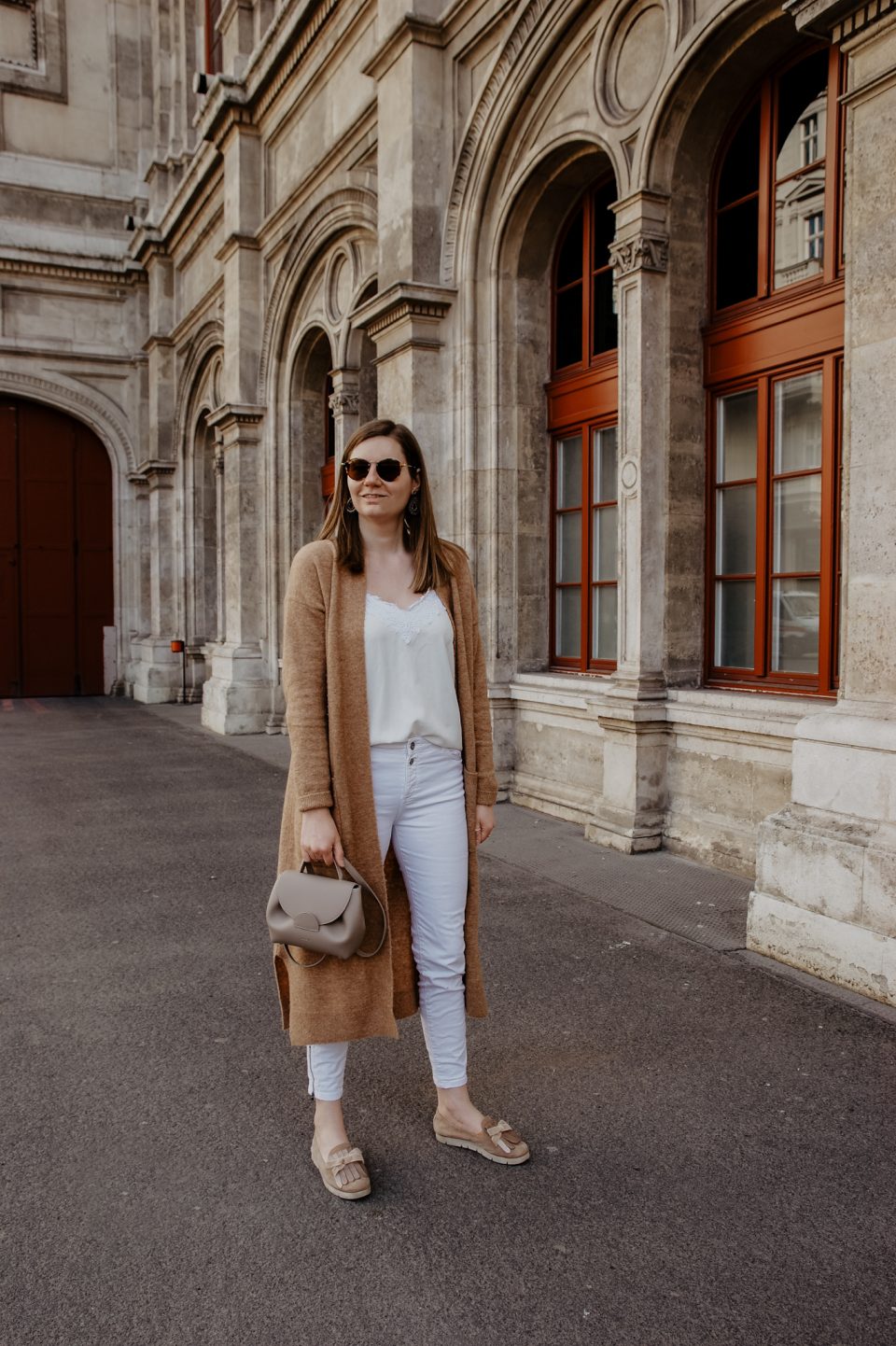Long cardigan spring outfit Vienna