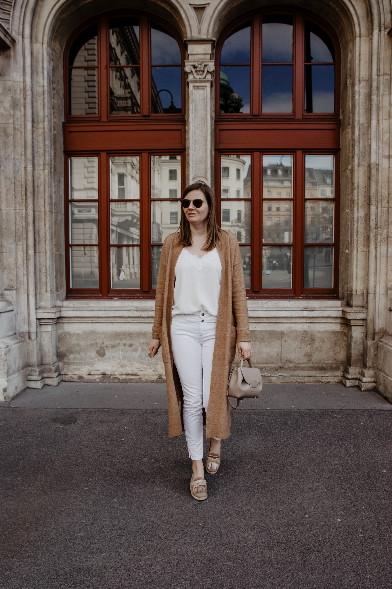 Long cardigan spring outfit Vienna