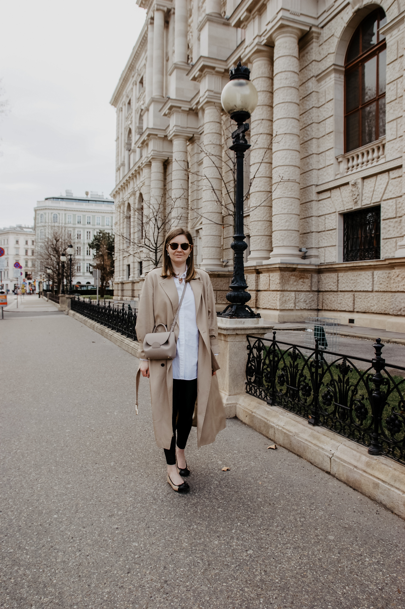 Trenchcoat Outfit spring Vienna 