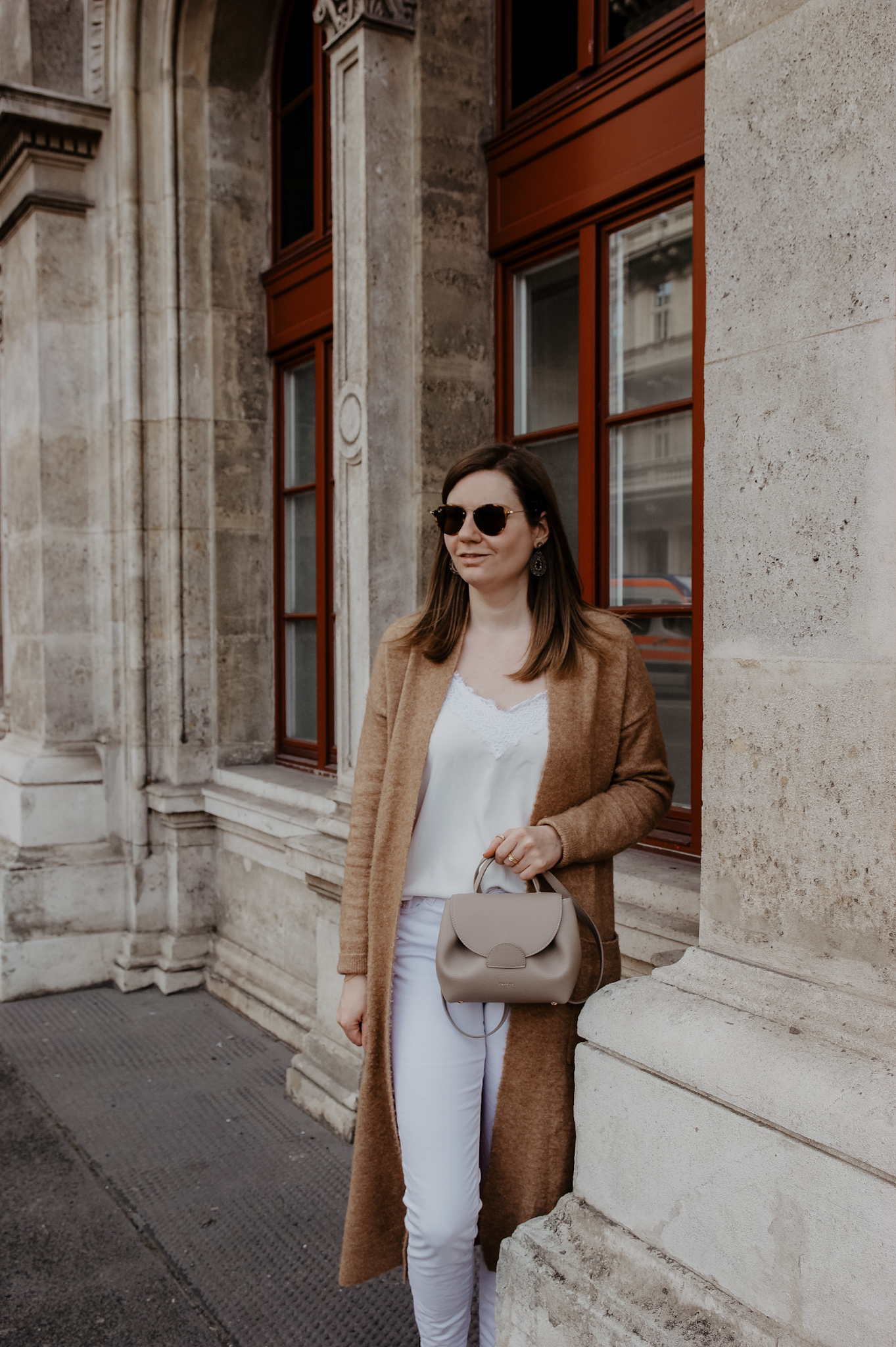 Long cardigan spring outfit Vienna