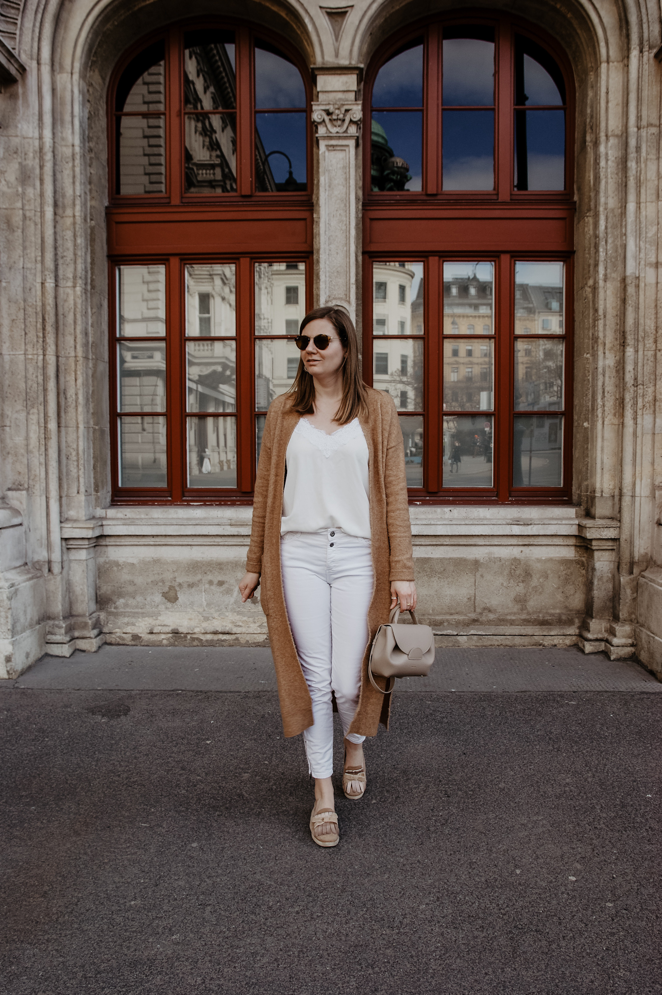 Long cardigan spring outfit Vienna