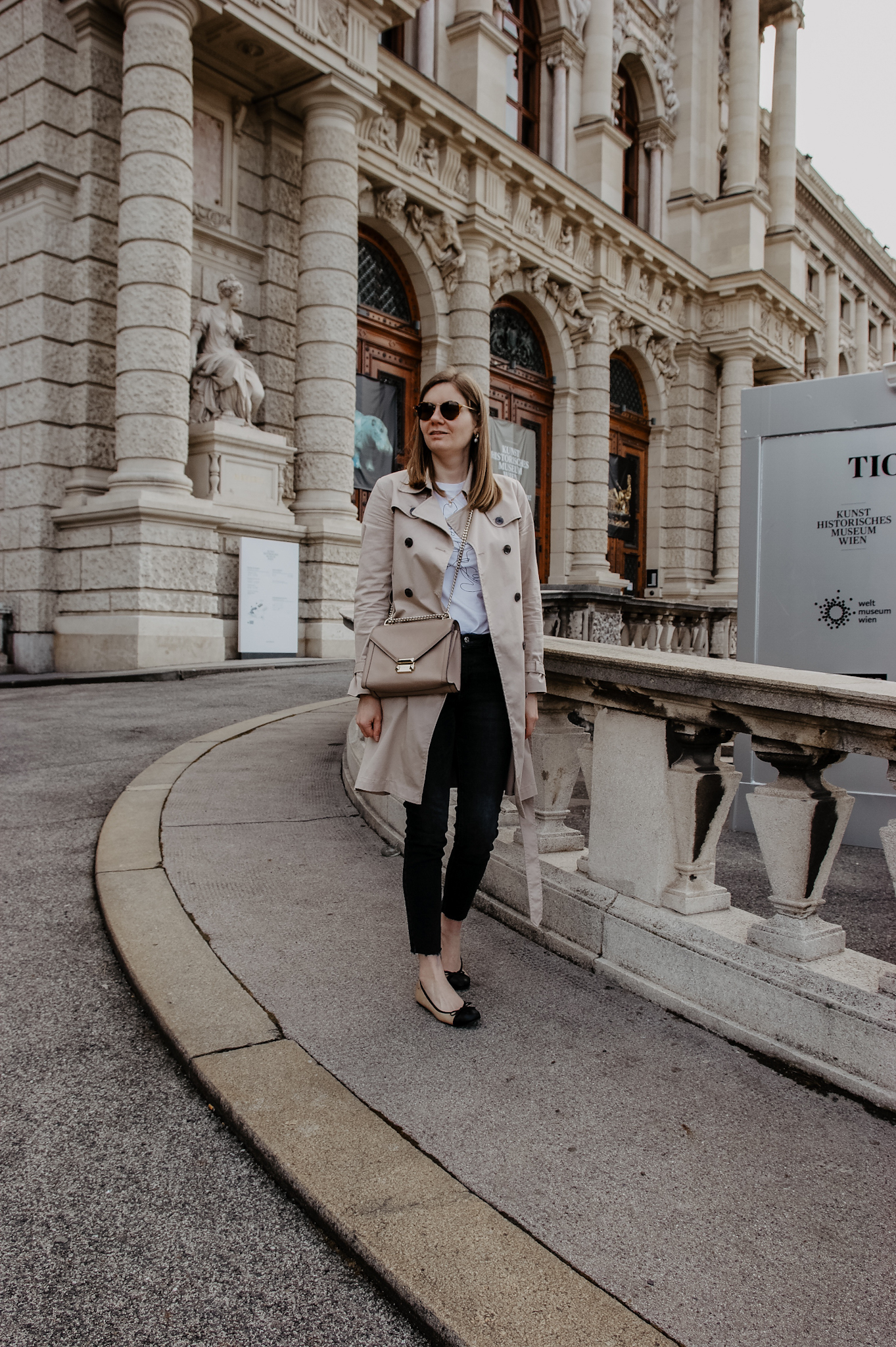 Vienna Spring Outfit Trenchcoat 