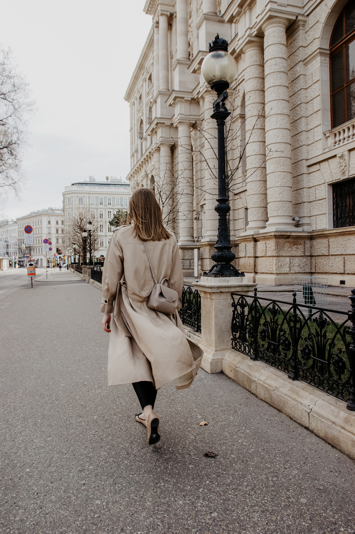 Trenchcoat Outfit spring Vienna 