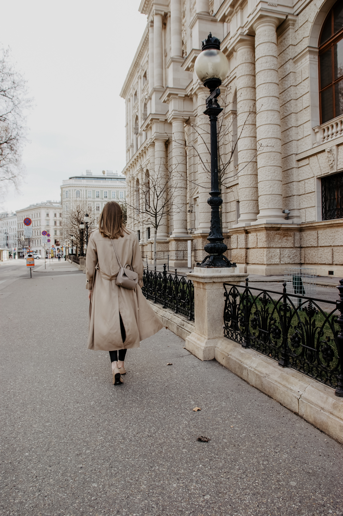 Trenchcoat Outfit spring Vienna 