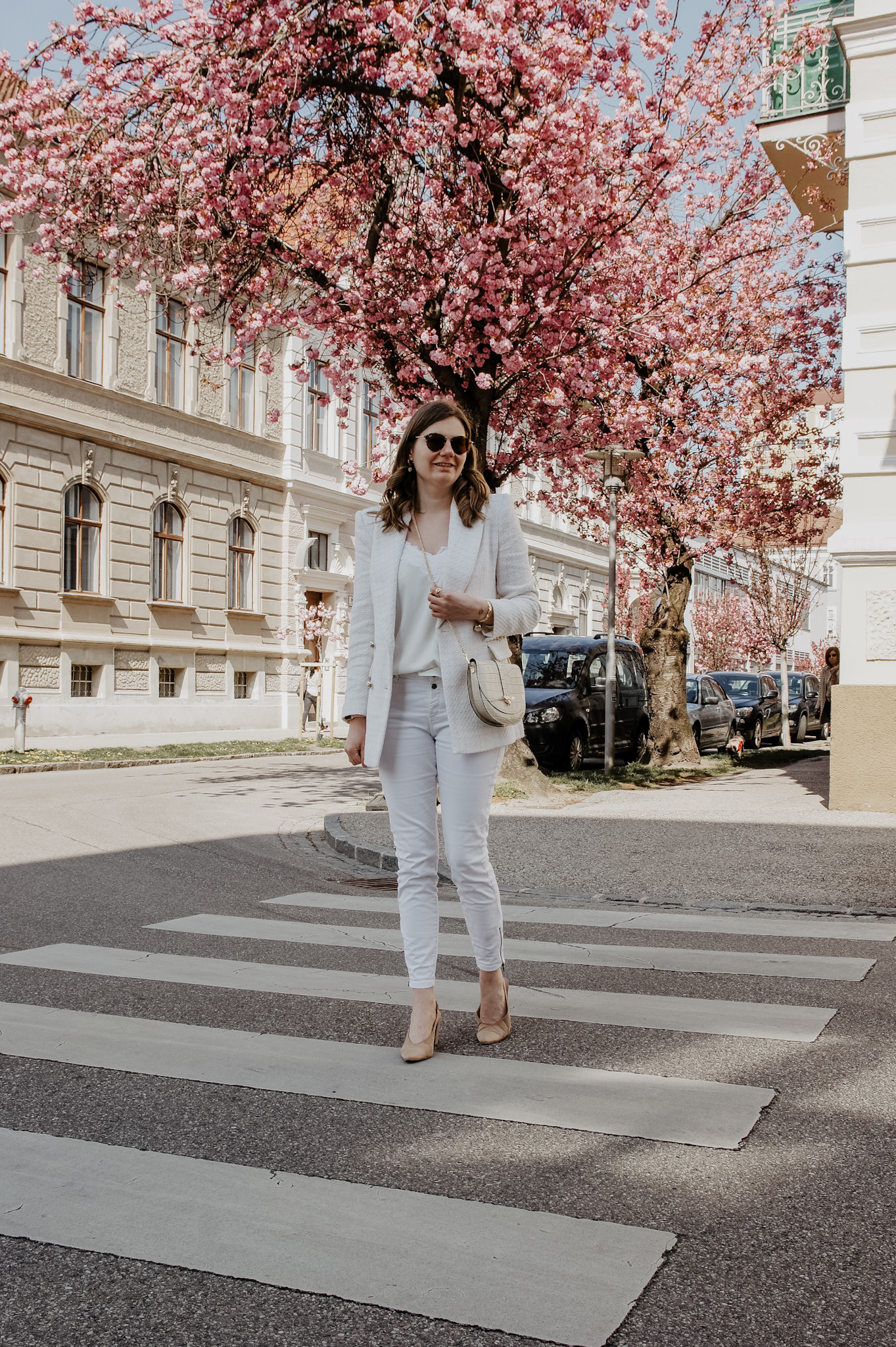 Zara Blazer, white Jeans, Outfit, spring, cherry blossom