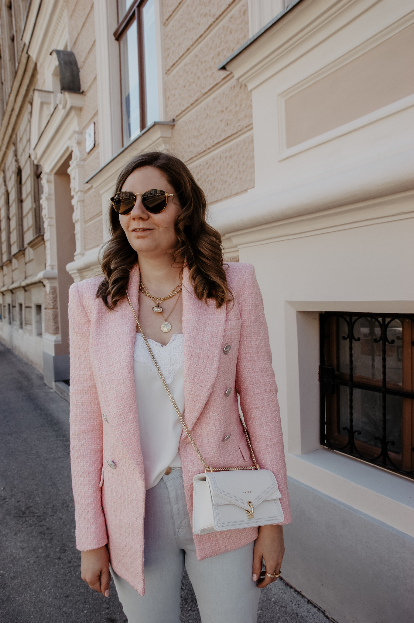 pink blazer, inyati bag, zara blazer, spitzentop, streetstyle, ootd