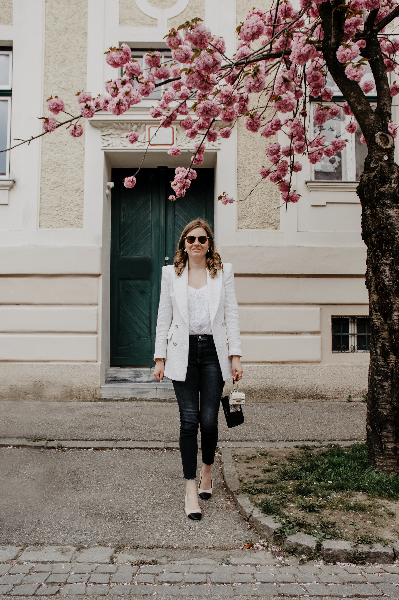 Zara Blazer, white Jeans, Outfit, spring, cherry blossom