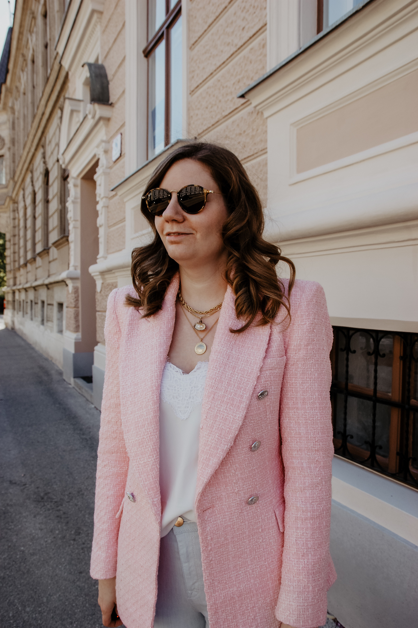 pink blazer, inyati bag, zara blazer, spitzentop, streetstyle, ootd