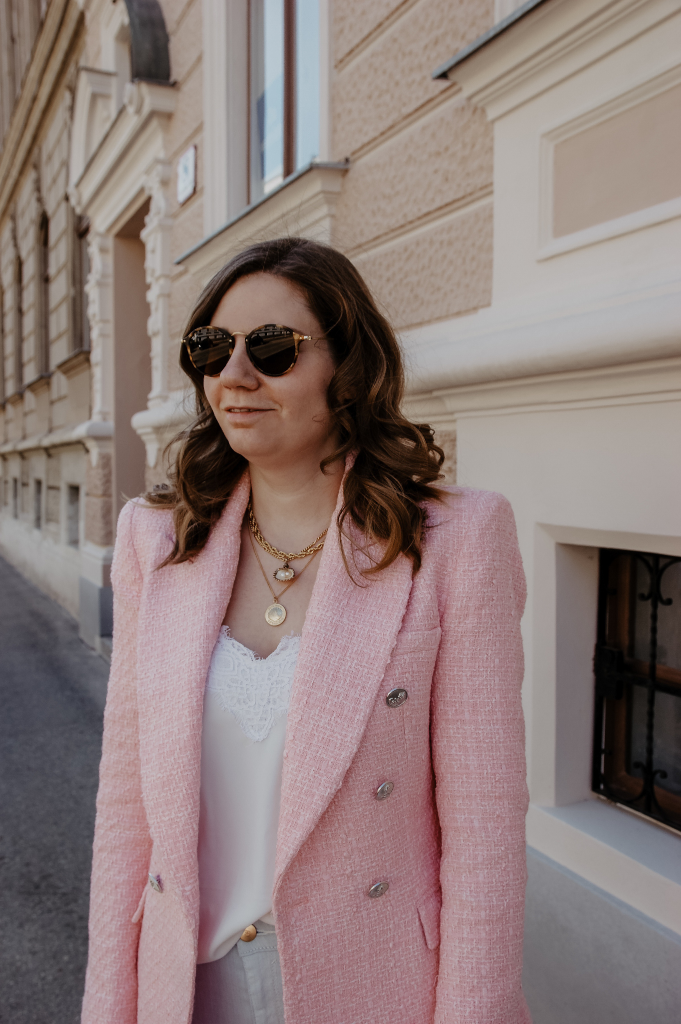 pink blazer, inyati bag, zara blazer, spitzentop, streetstyle, ootd