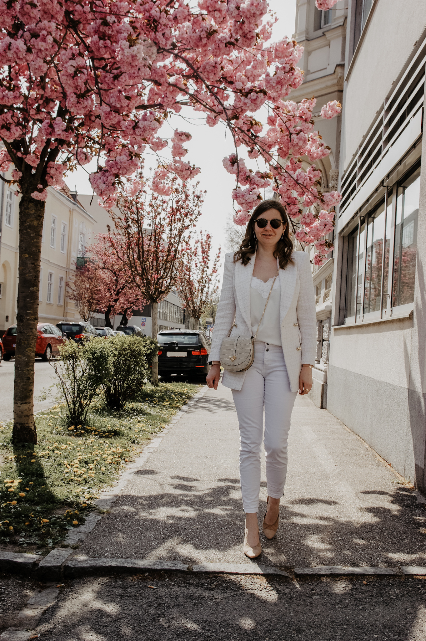 Zara Blazer, white Jeans, Outfit, spring, cherry blossom