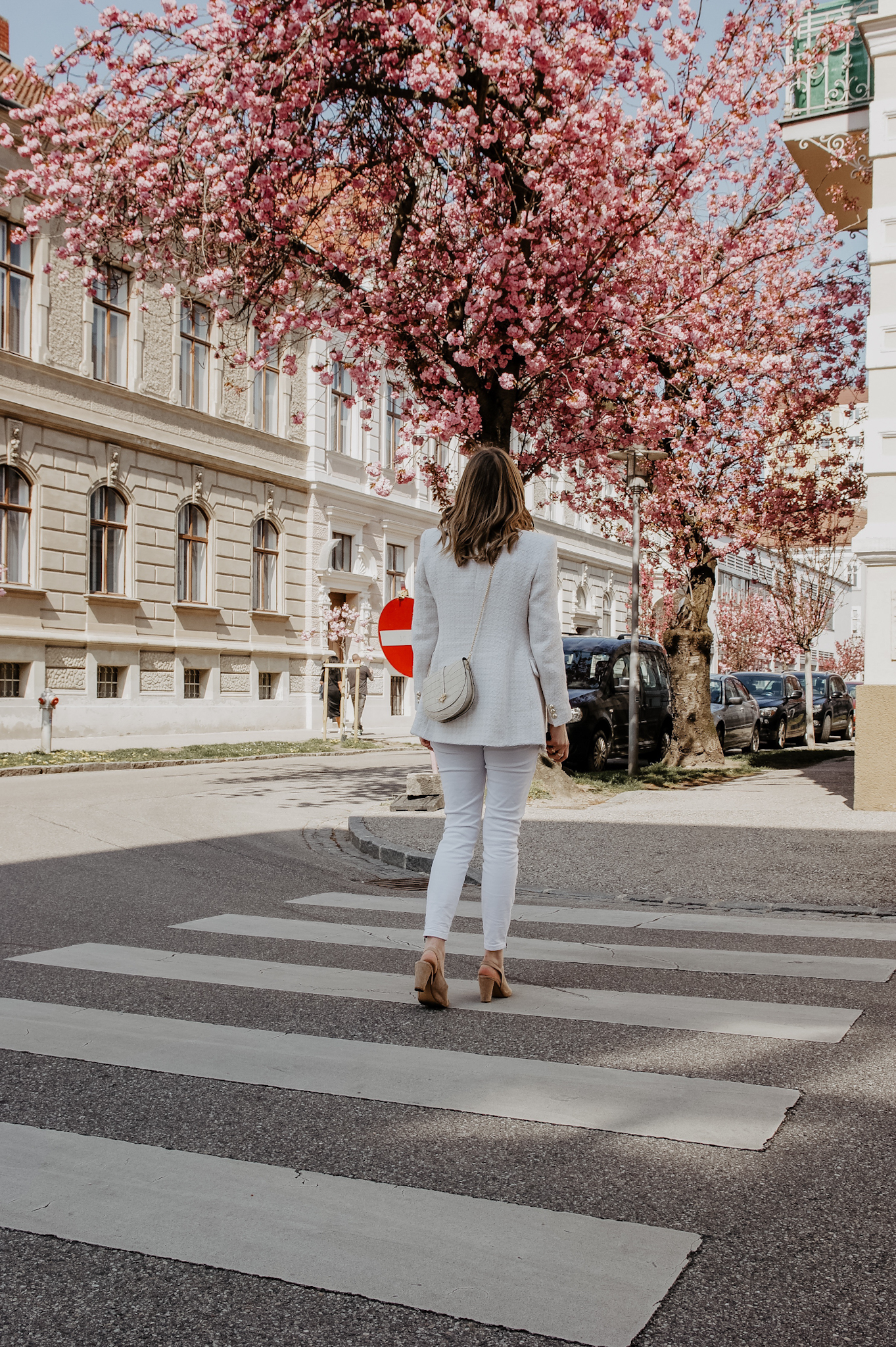 Zara Blazer, white Jeans, Outfit, spring, cherry blossom