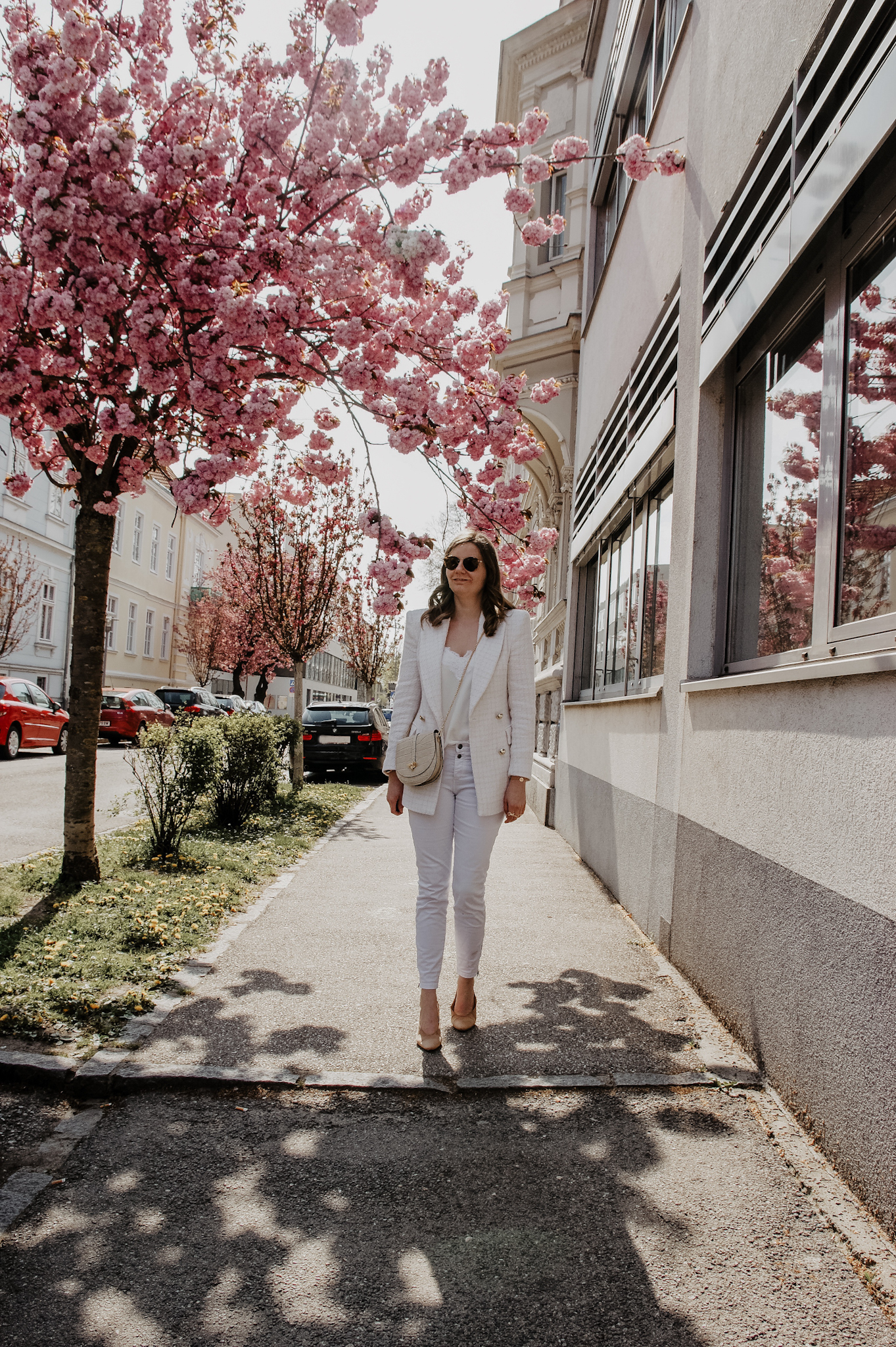 Zara Blazer, white Jeans, Outfit, spring, cherry blossom