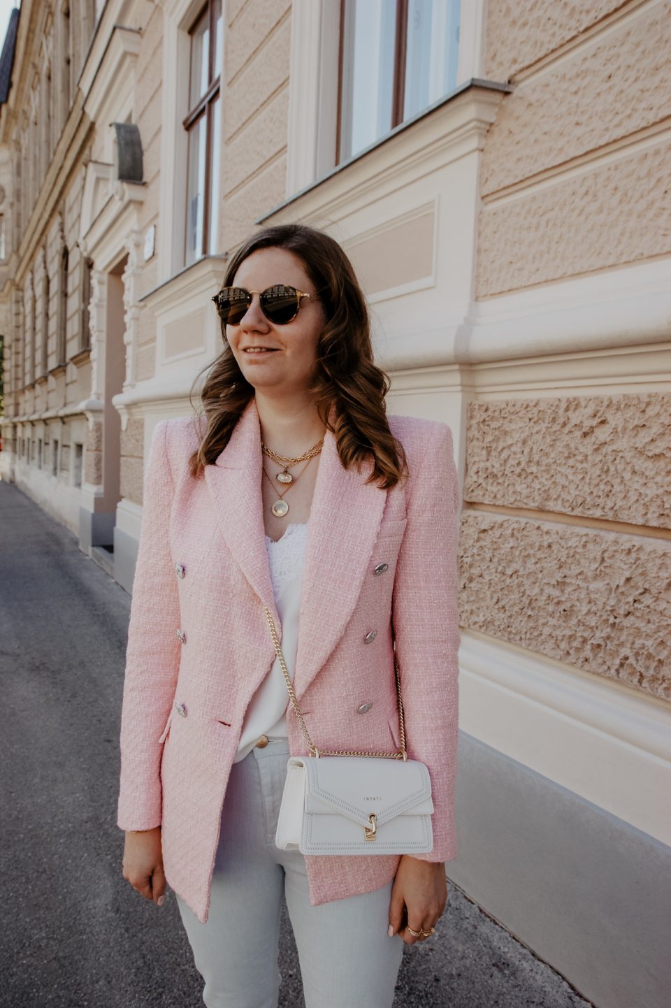 pink blazer, inyati bag, zara blazer, spitzentop, streetstyle, ootd