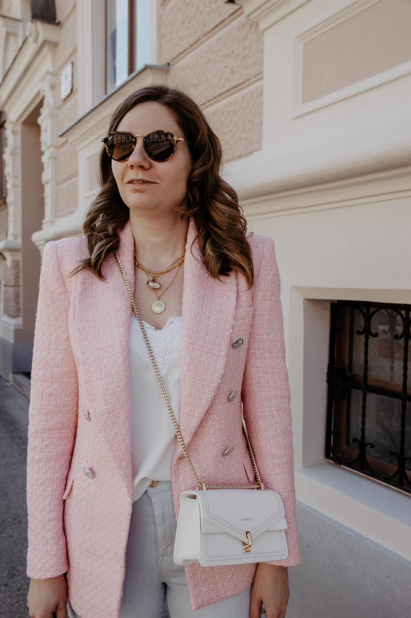 pink blazer, inyati bag, zara blazer, spitzentop, streetstyle, ootd