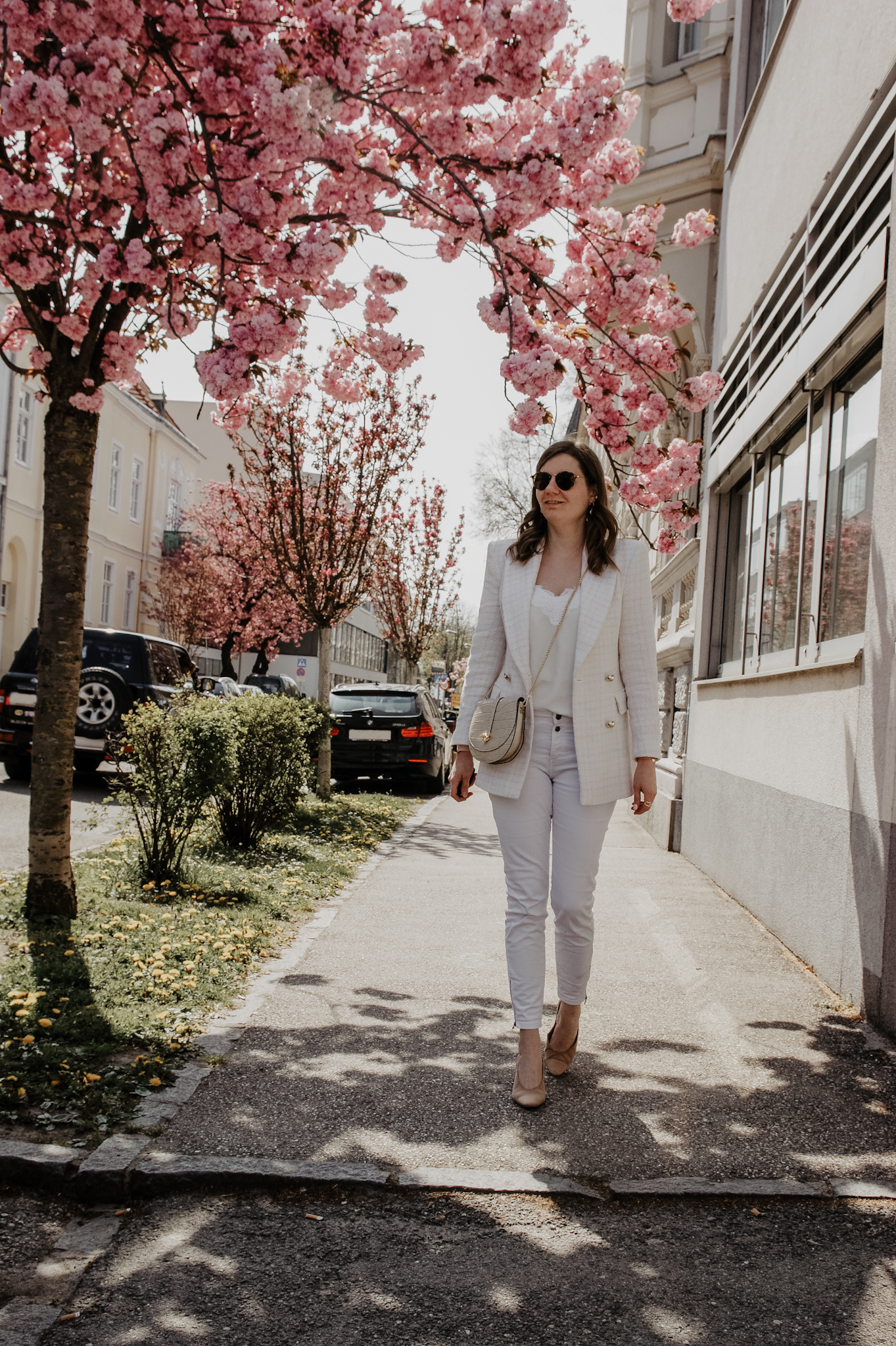 Zara Blazer, white Jeans, Outfit, spring, cherry blossom