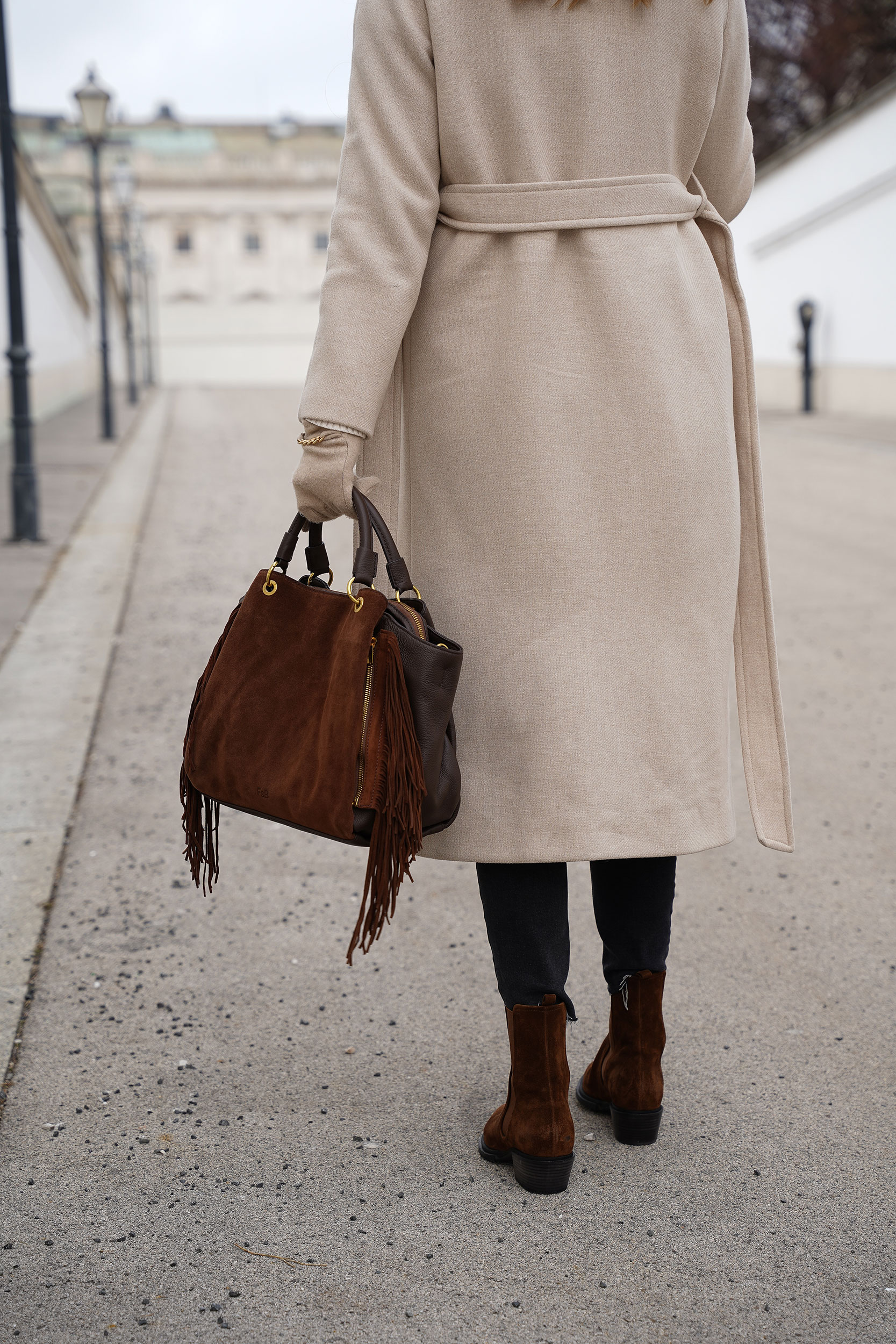 Winter Outfit, FREDsBRUDER Tasche, Wintermantel, beige, schwarz, Rollkragenpullover, Wien