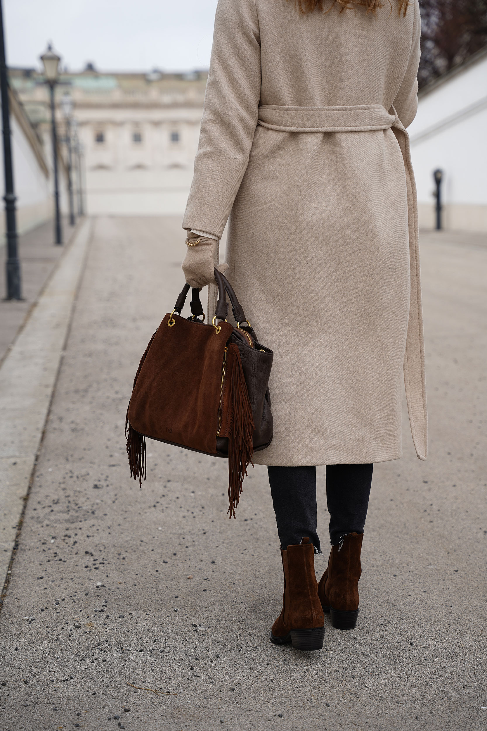 Winter Outfit, FREDsBRUDER Tasche, Wintermantel, beige, schwarz, Rollkragenpullover, Wien