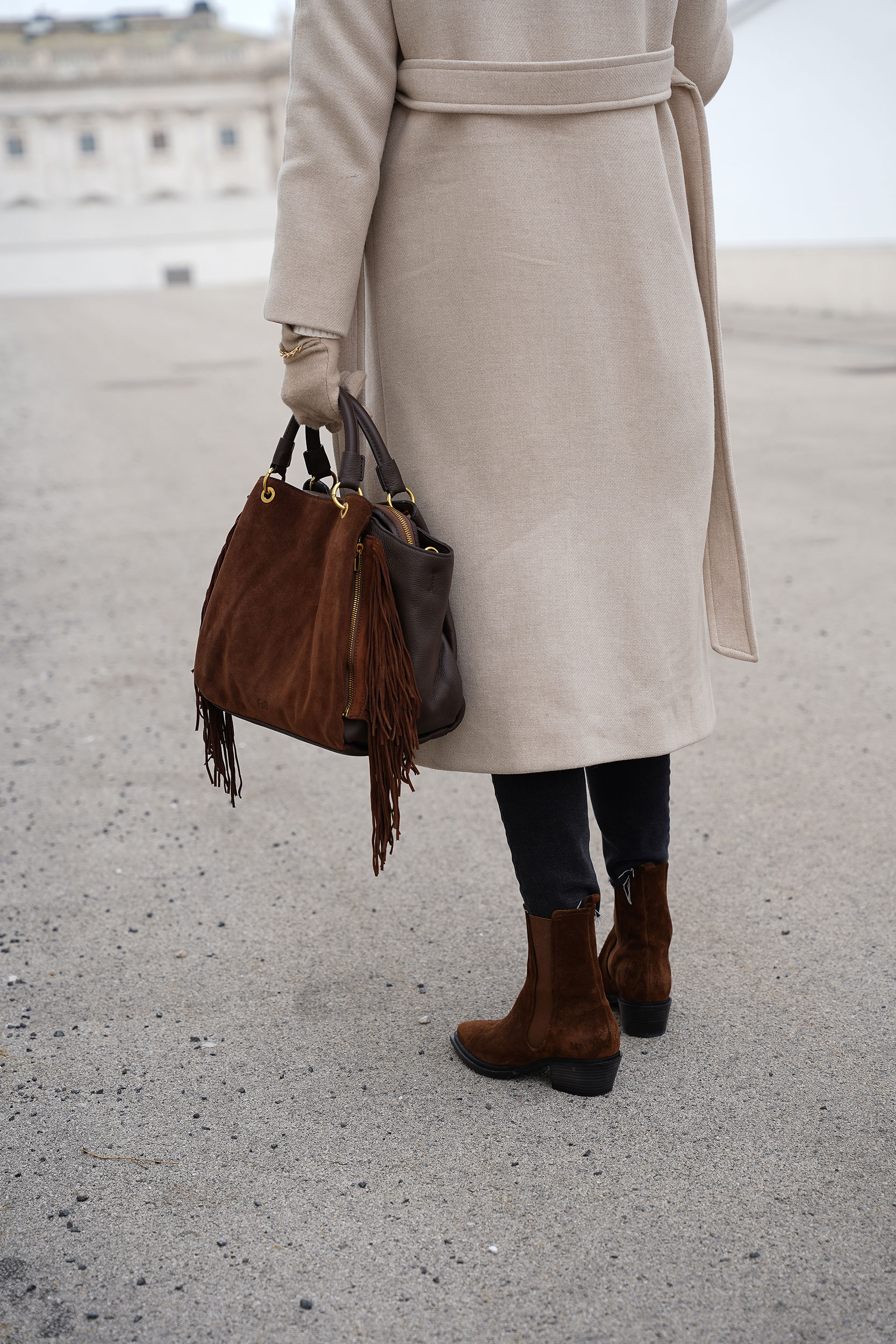 Winter Outfit, FREDsBRUDER Tasche, Wintermantel, beige, schwarz, Rollkragenpullover, Wien