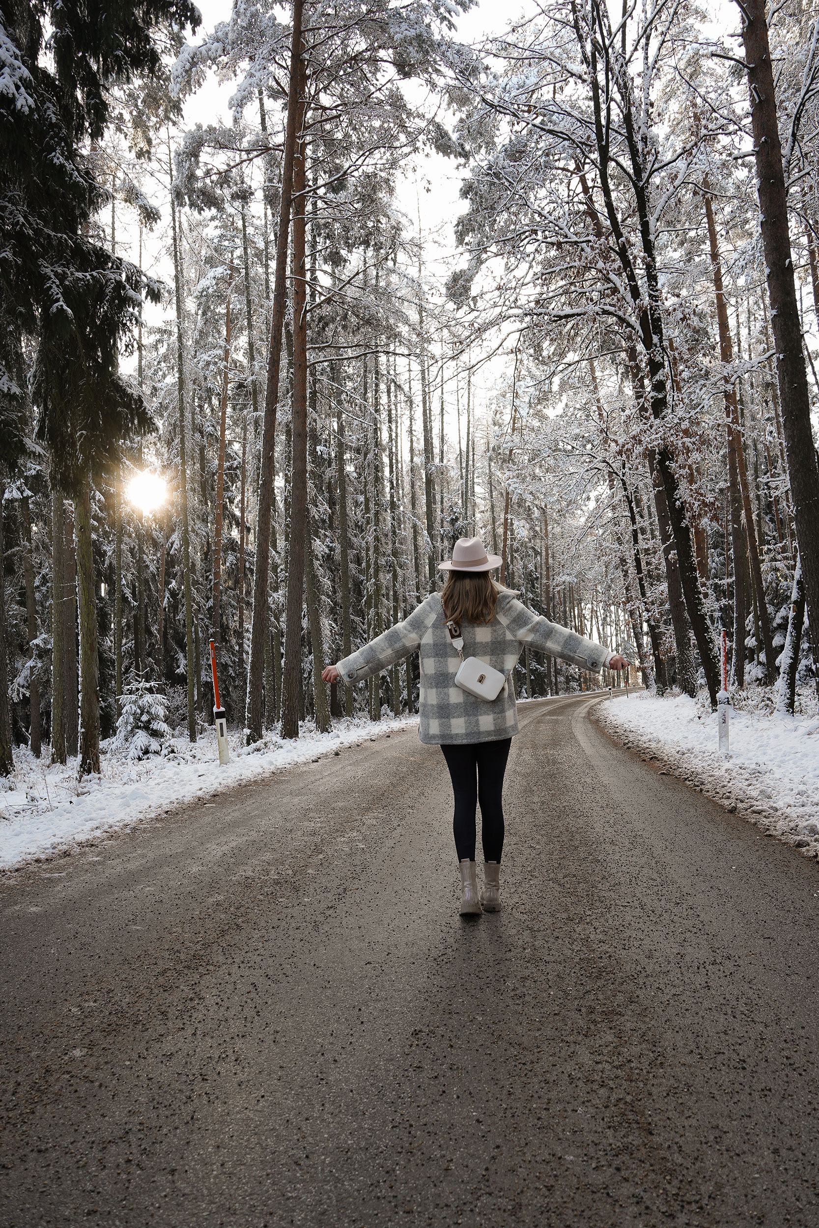 Winter Outfit, Sezane Jacke, Polene bag, Schnee