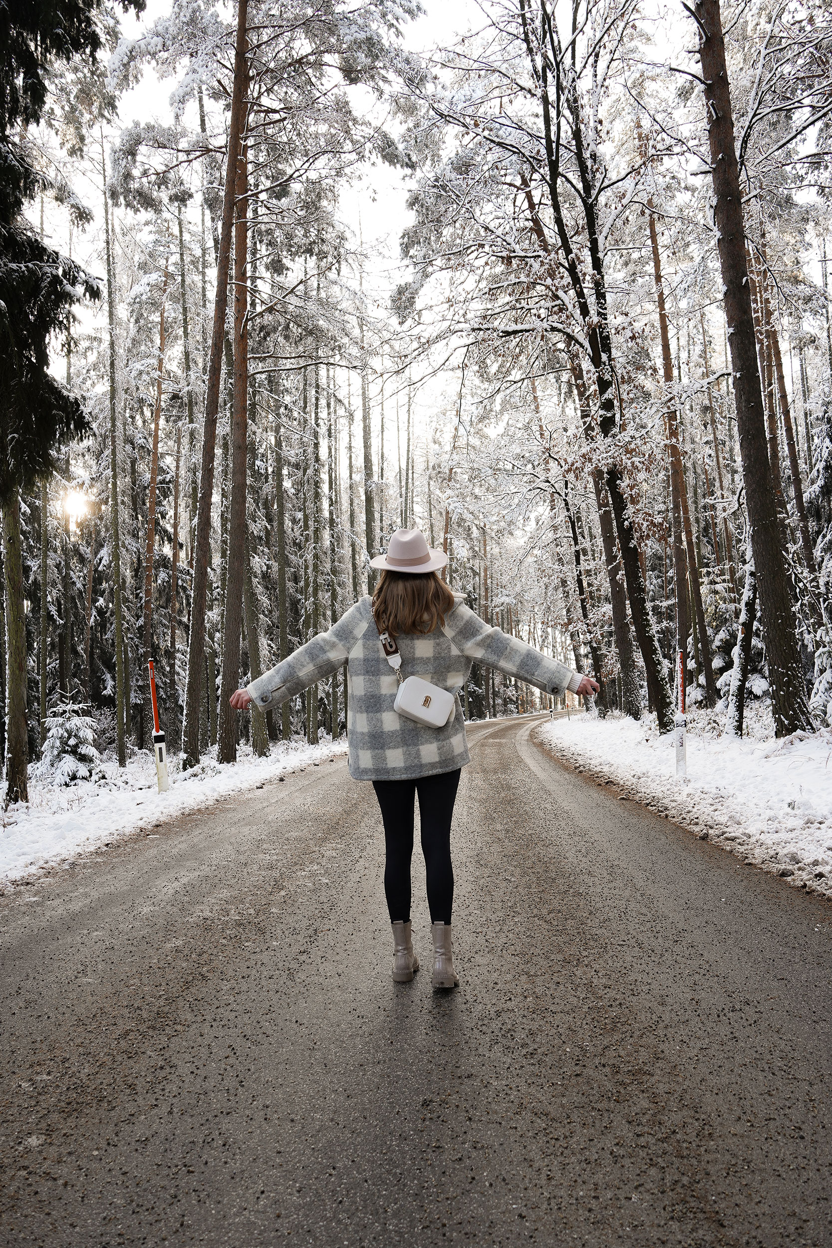 Winter Outfit, Sezane Jacke, Polene bag, Schnee