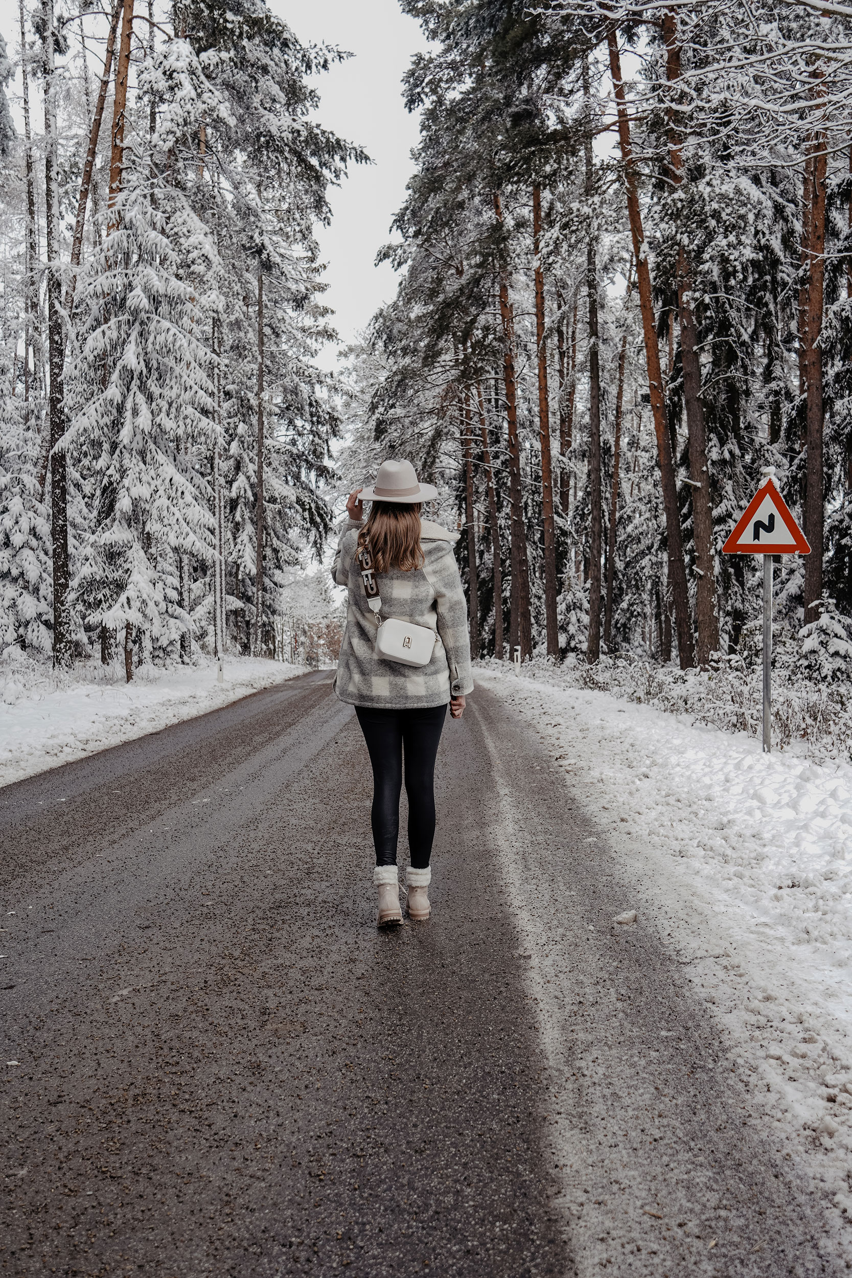 Winter Outfit, Sezane Jacke, Polene bag, Schnee