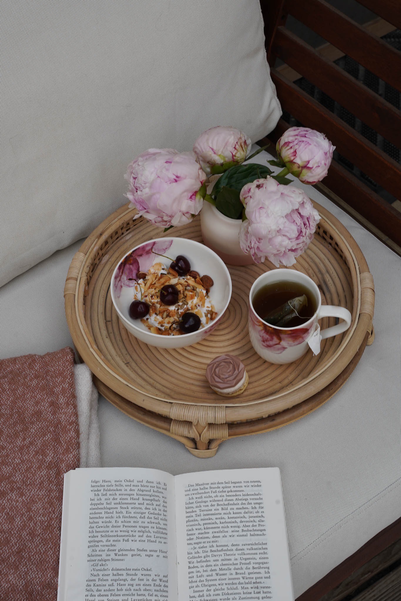 Gesundes Frühstück, Joghurt, Müsli, Villeroy Boch Rose Garden Bowl