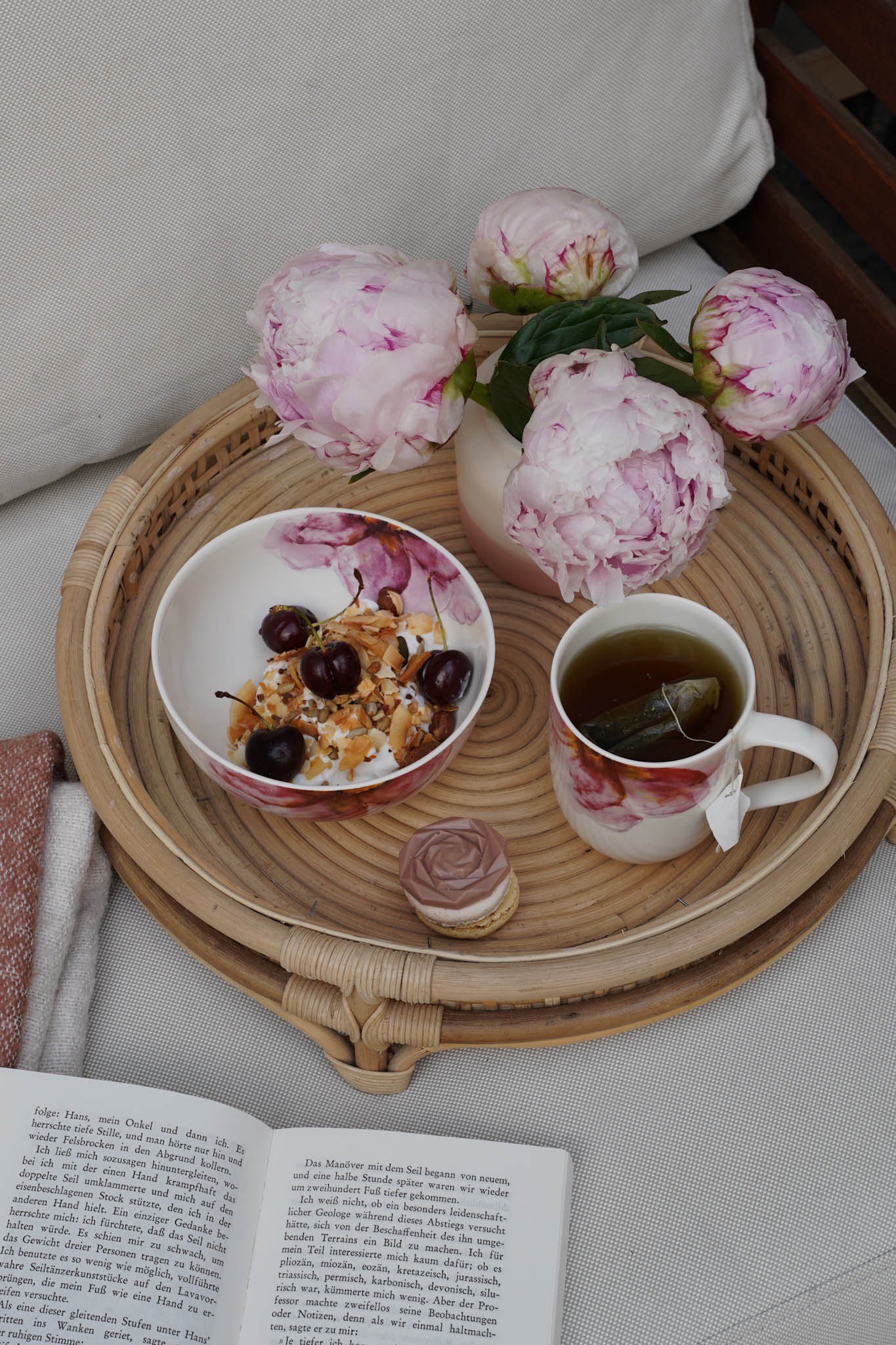 Gesundes Frühstück, Joghurt, Müsli, Villeroy Boch Rose Garden Bowl