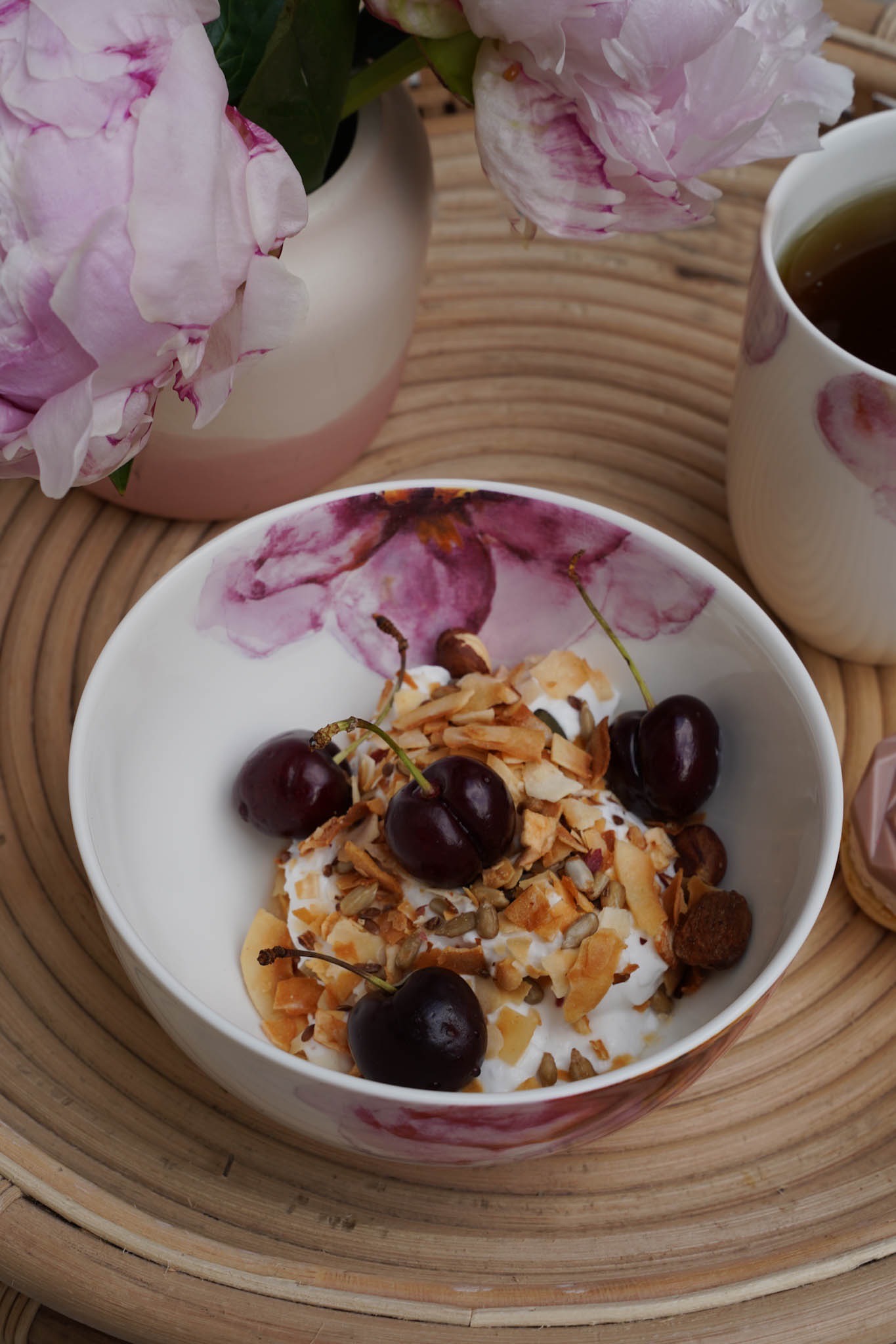 Gesundes Frühstück, Joghurt, Müsli, Villeroy Boch Rose Garden Bowl