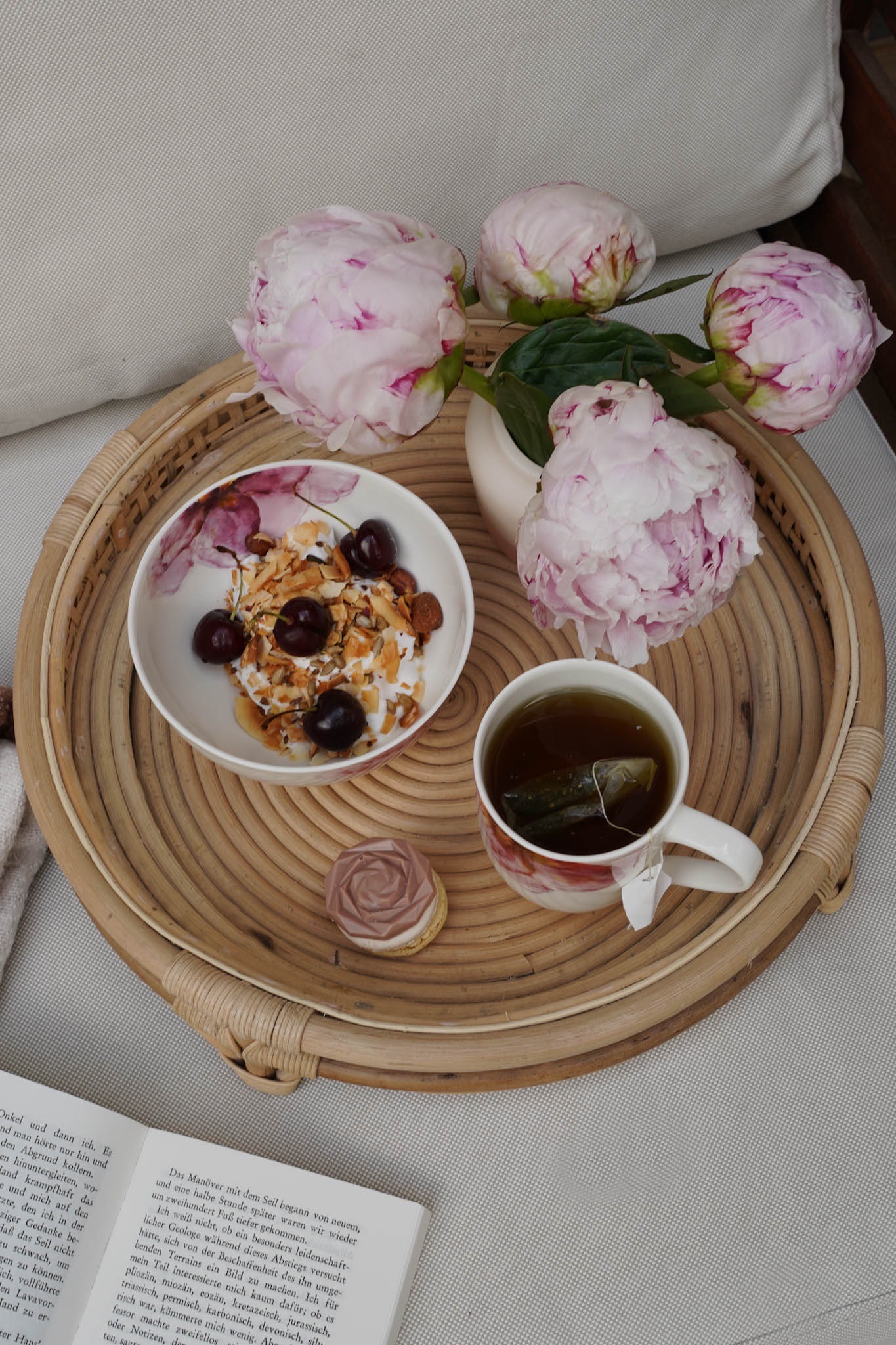 Gesundes Frühstück, Joghurt, Müsli, Villeroy Boch Rose Garden Bowl