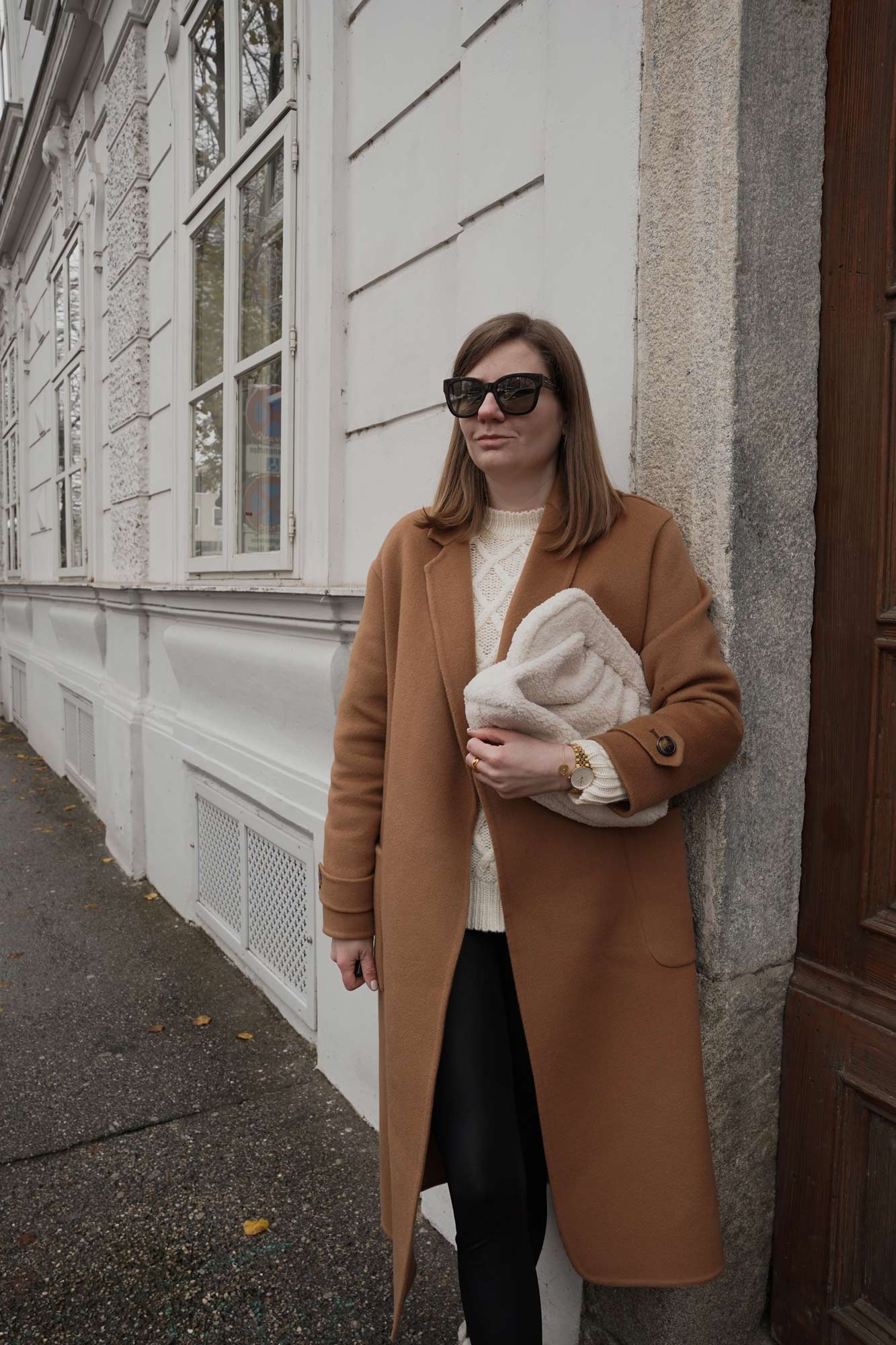 Nordgreen watch infinity 32mm white dial gold, winter outfit, teddy bag, sezane coat, camel, winter outfit