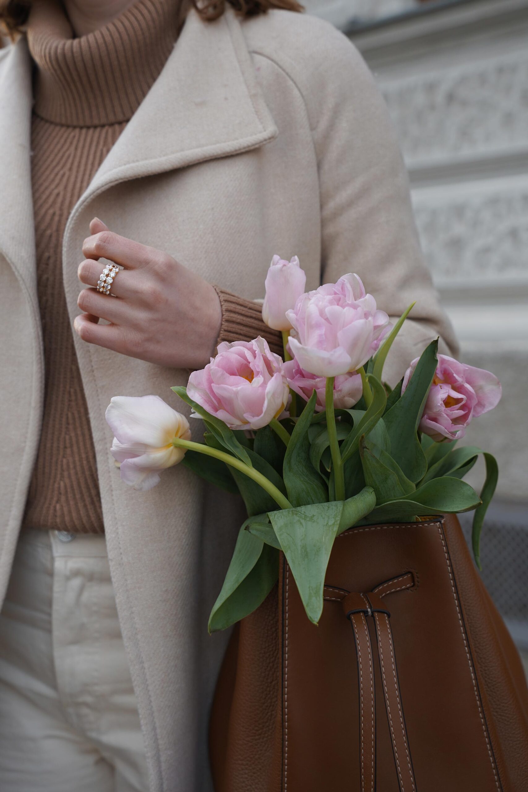 sif jakobs ring, furla bucket bag, tulpen