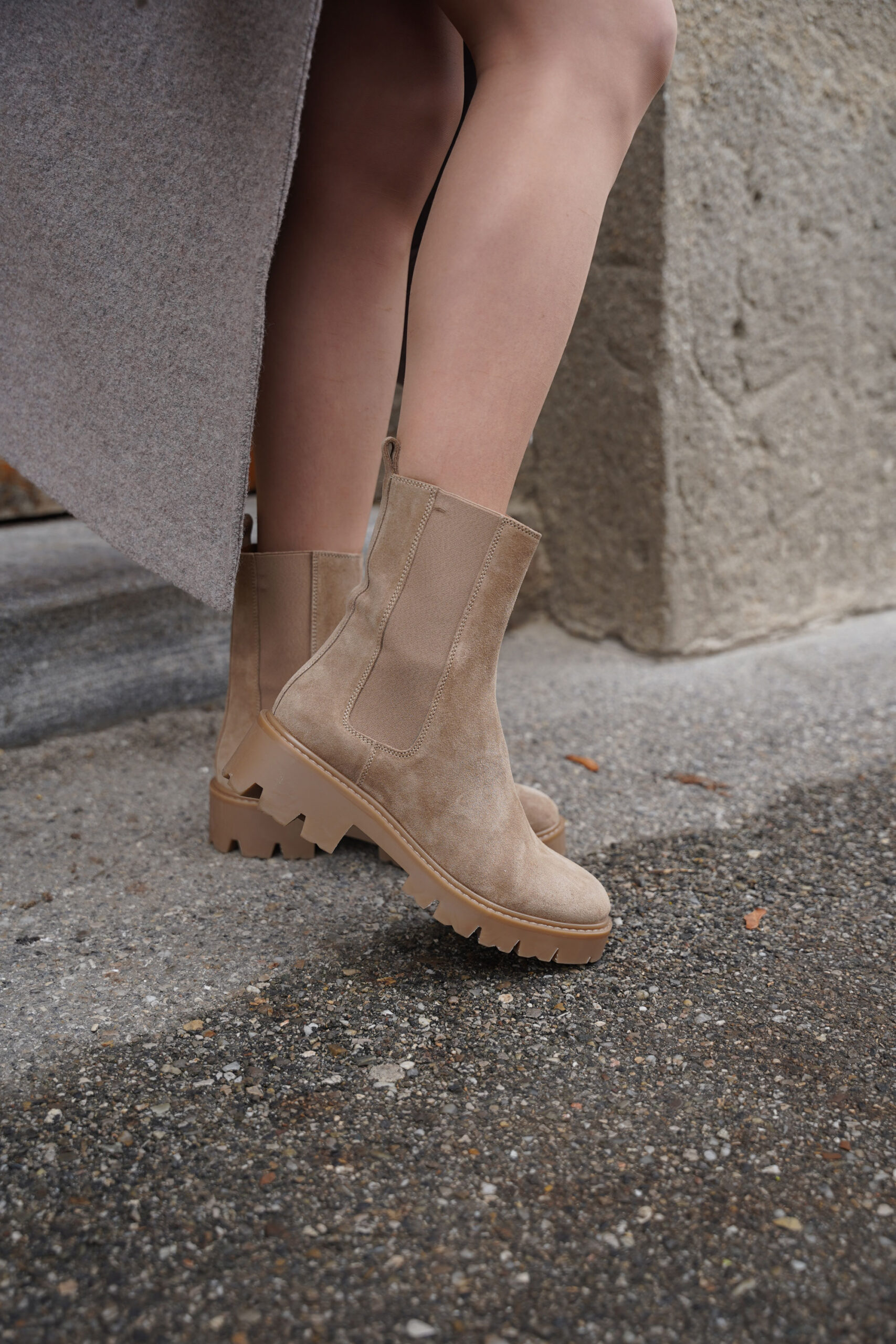 Bobbies ivy mohair taupe boots