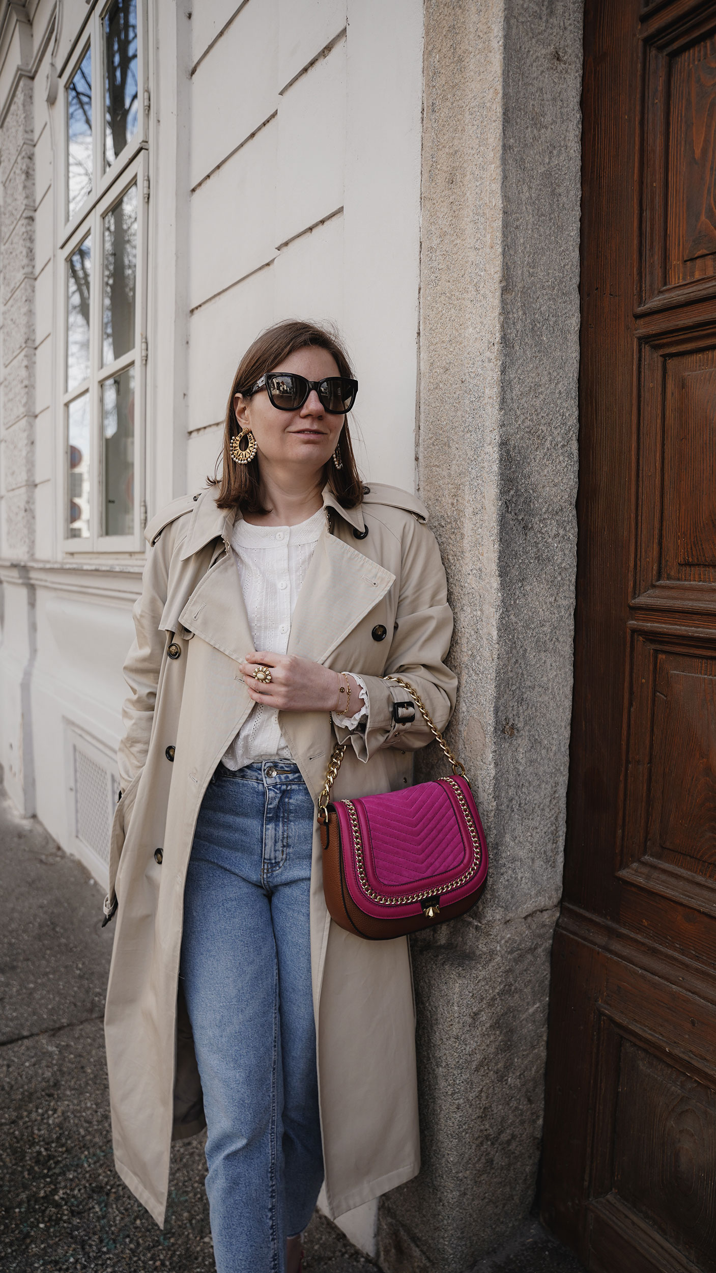 Spring Outfit Trenchcoat, Beige, Jeans, Zoe Lu Best Buddy