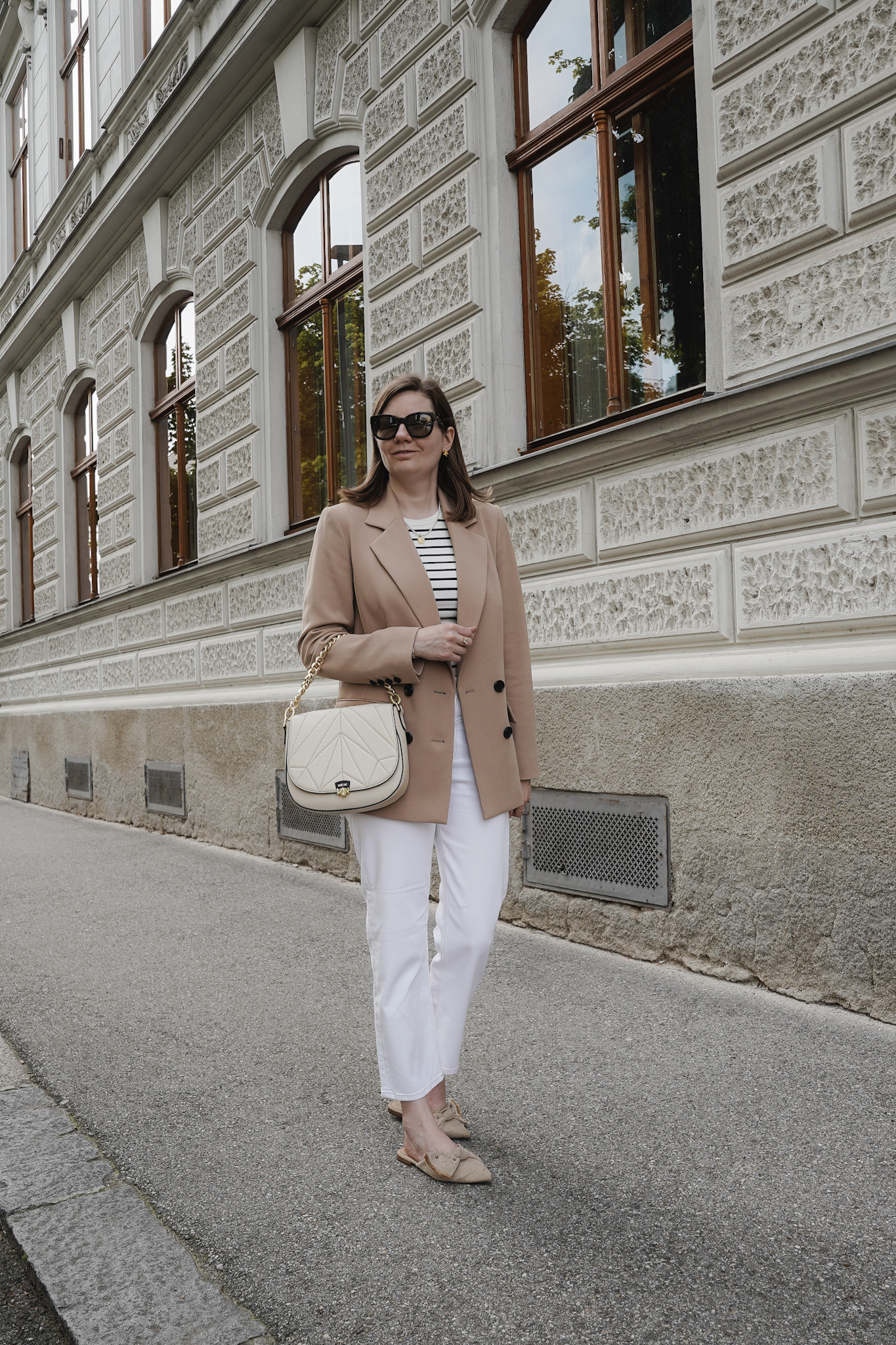 Oversized blazer jeans spring outfit Minimal neutral Style