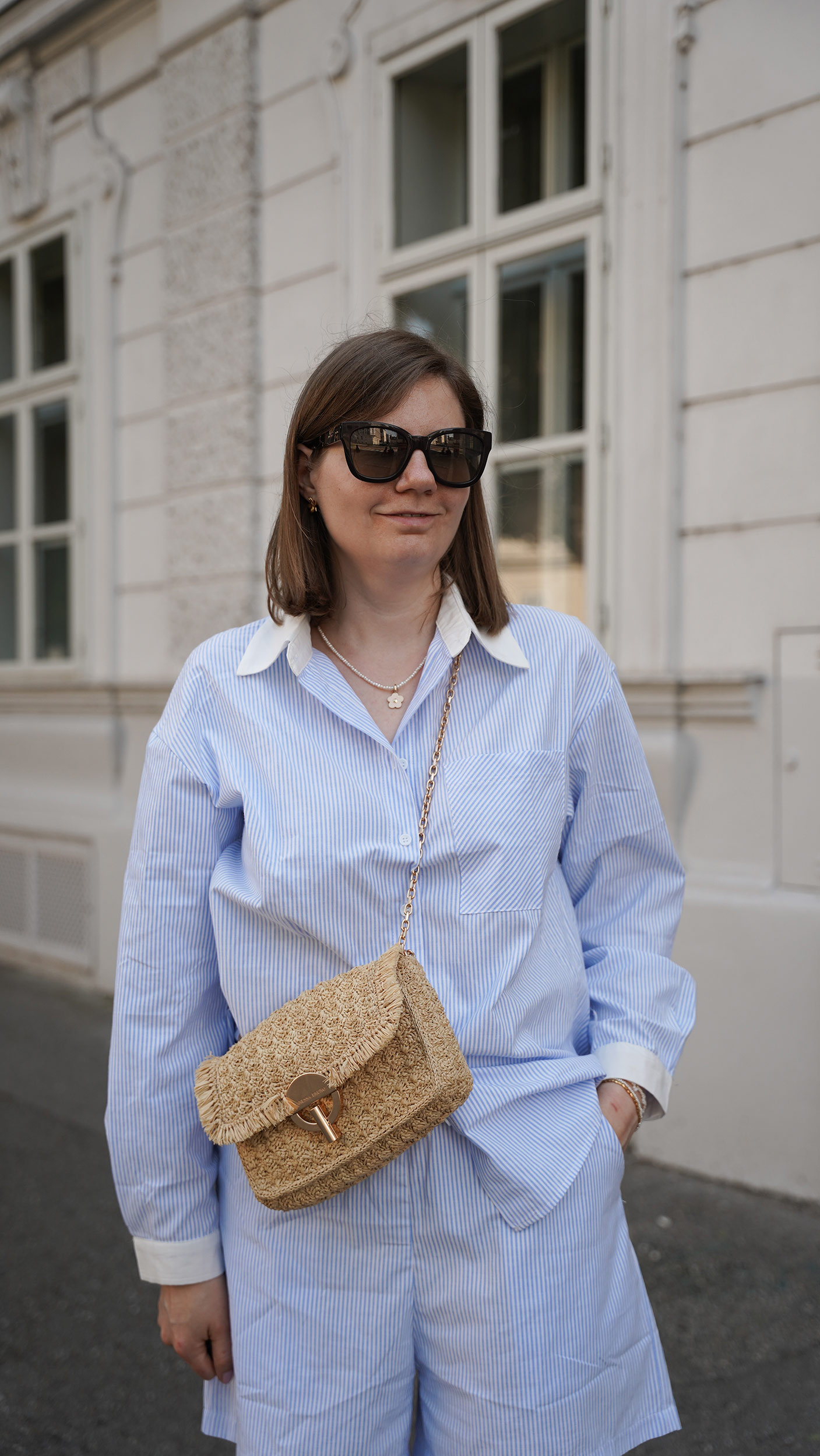 Zweiteiler sommer outfit rattan bag