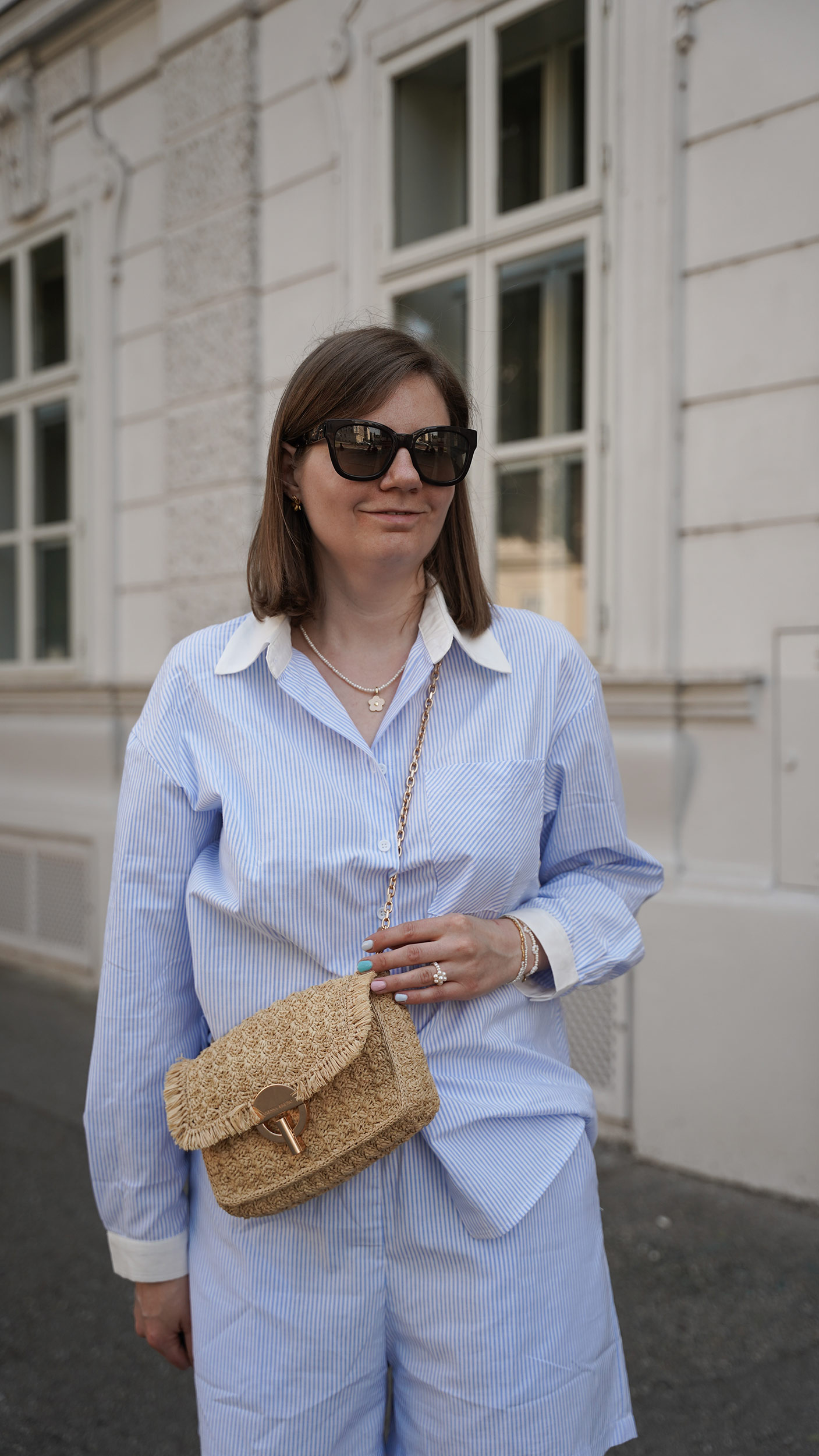 Zweiteiler sommer outfit rattan bag