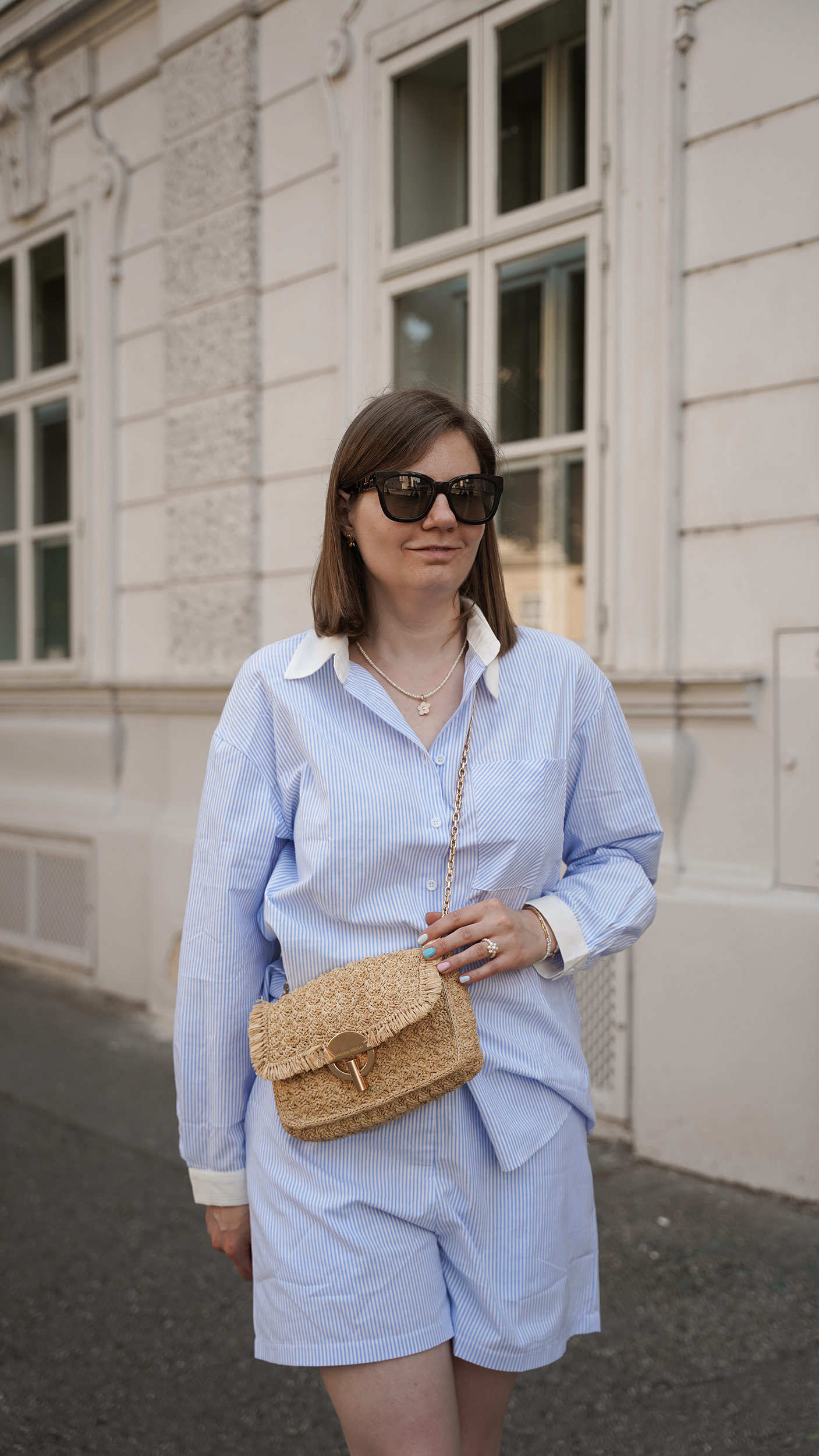 Zweiteiler sommer outfit rattan bag