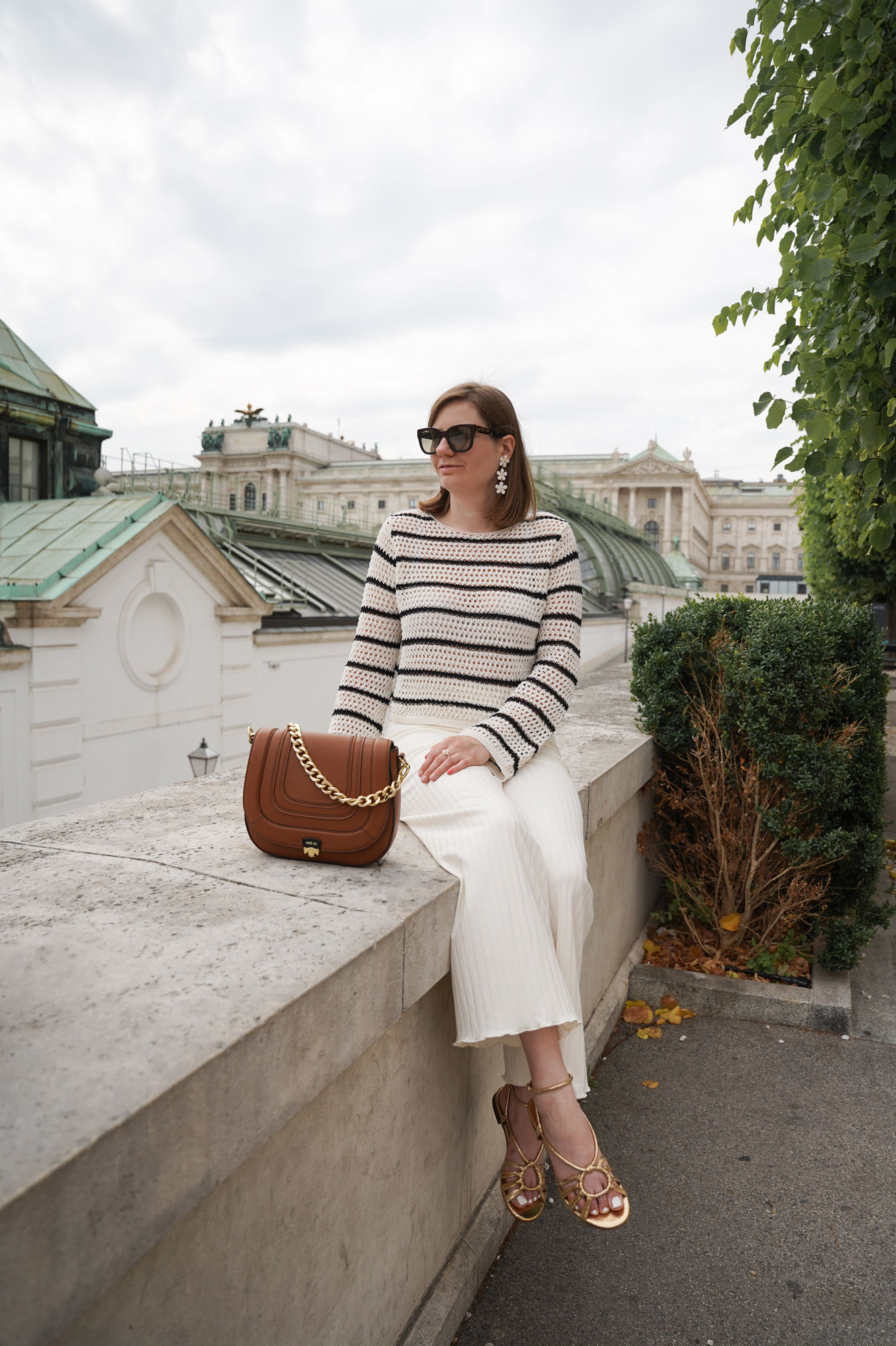 gestreifter Häkel Strick Pullover Mango, Flared Pants Sommer Outfit summer vienna sezane gold sandalen